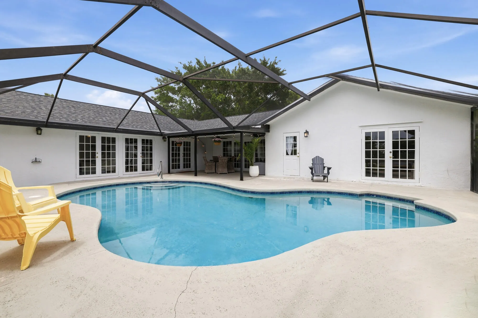 785 CINDY Drive