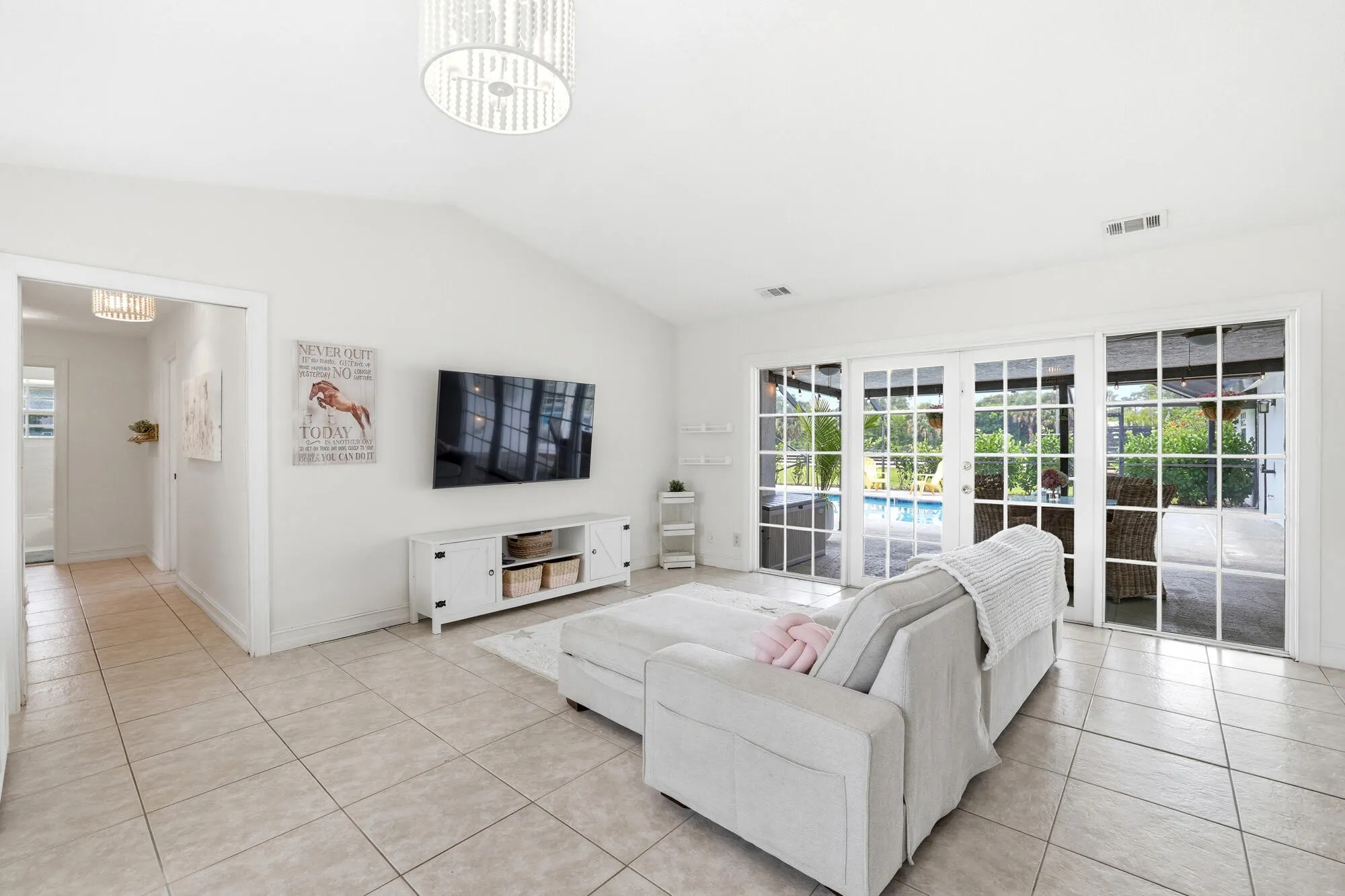 785 CINDY Drive