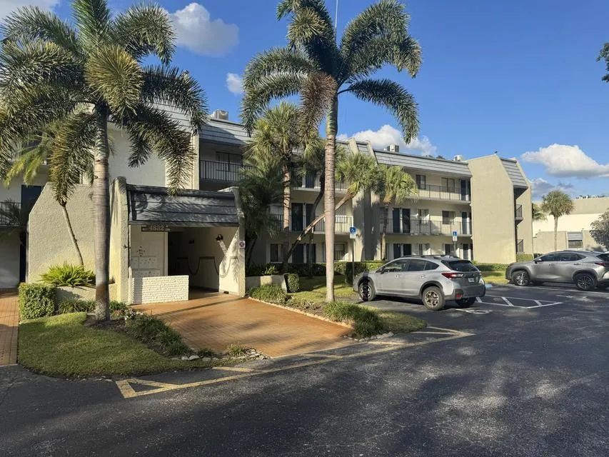 4832 ESEDRA Court #207