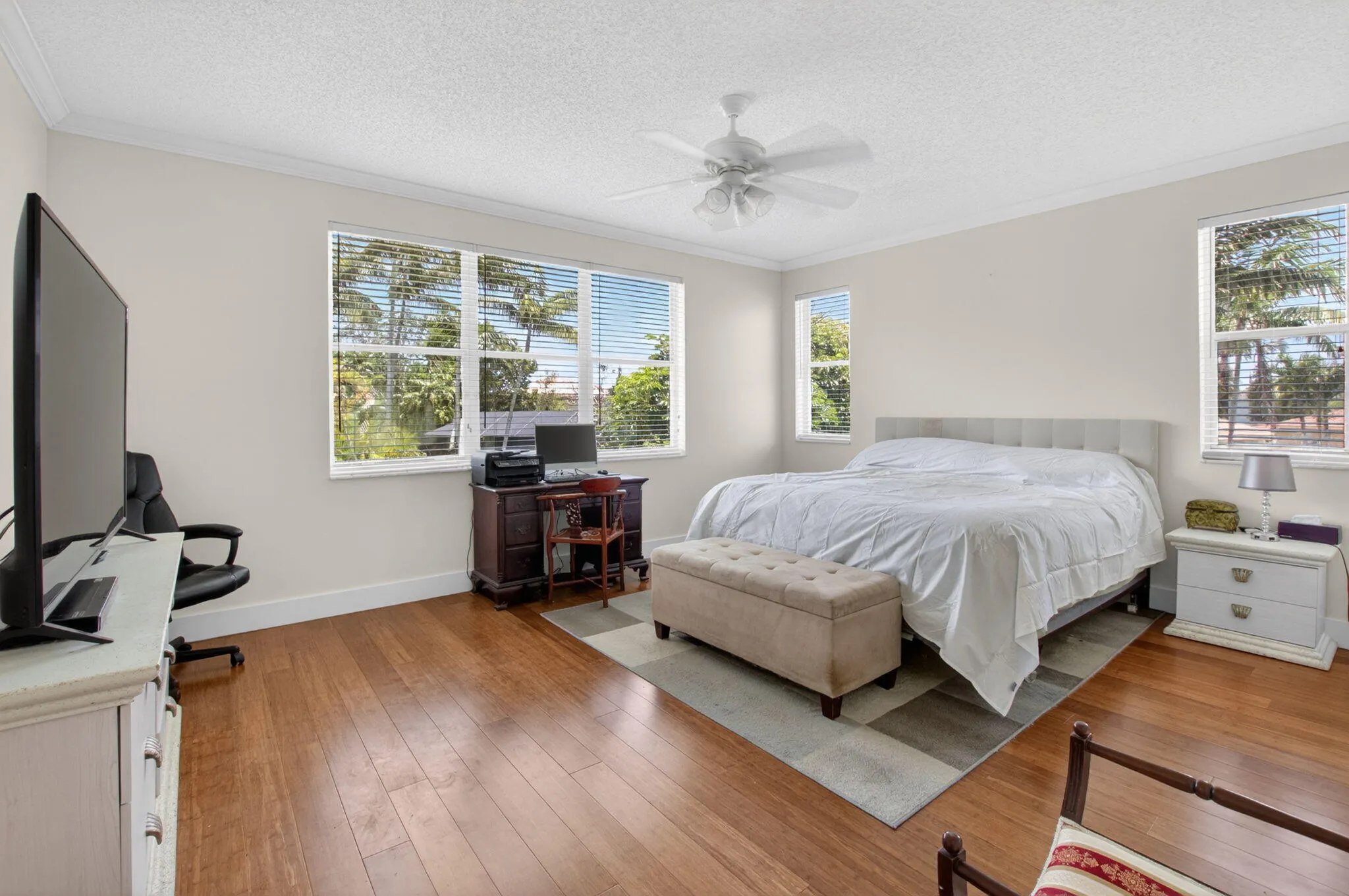 6207 SHADOW TREE Lane