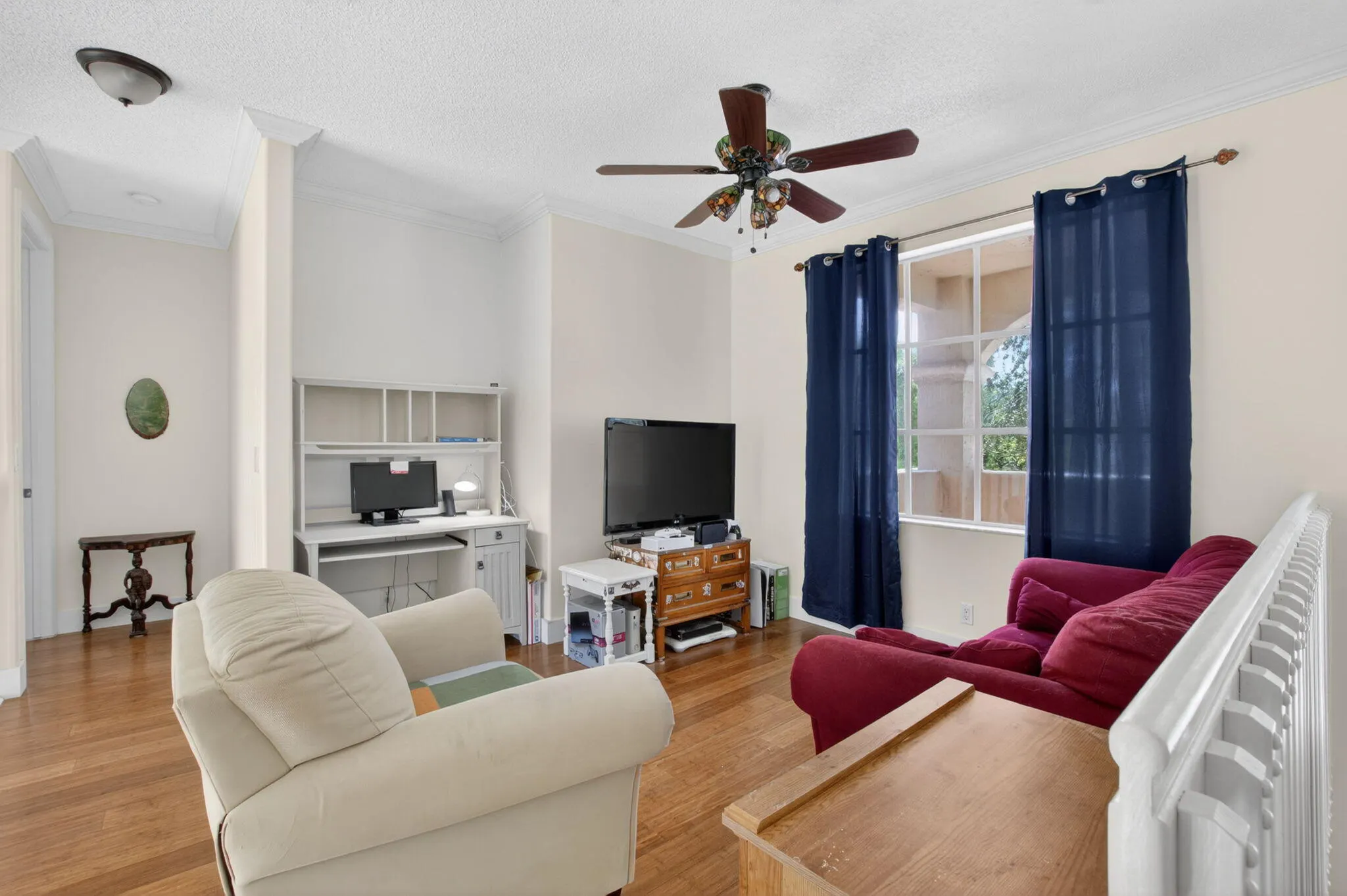 6207 SHADOW TREE Lane