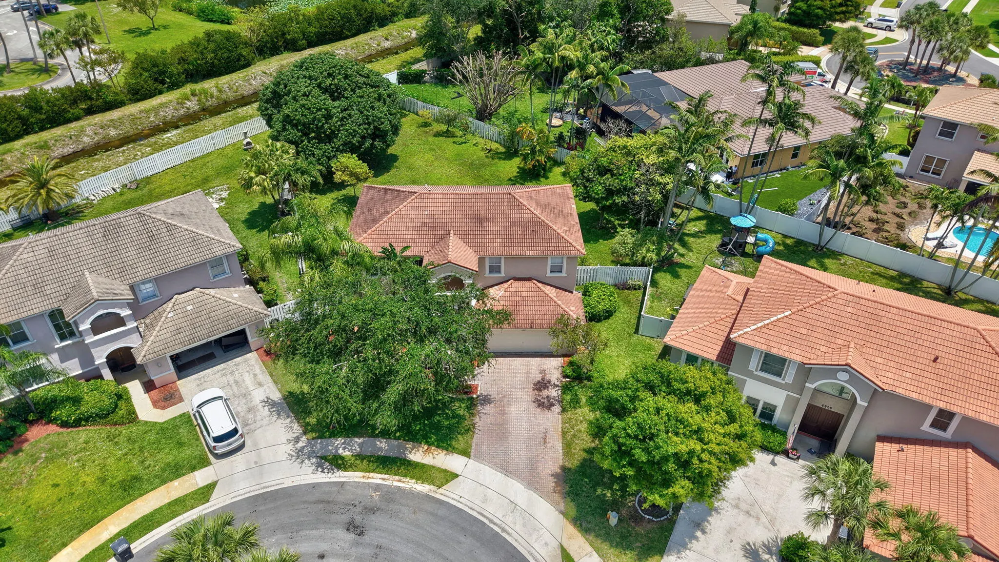 6207 SHADOW TREE Lane