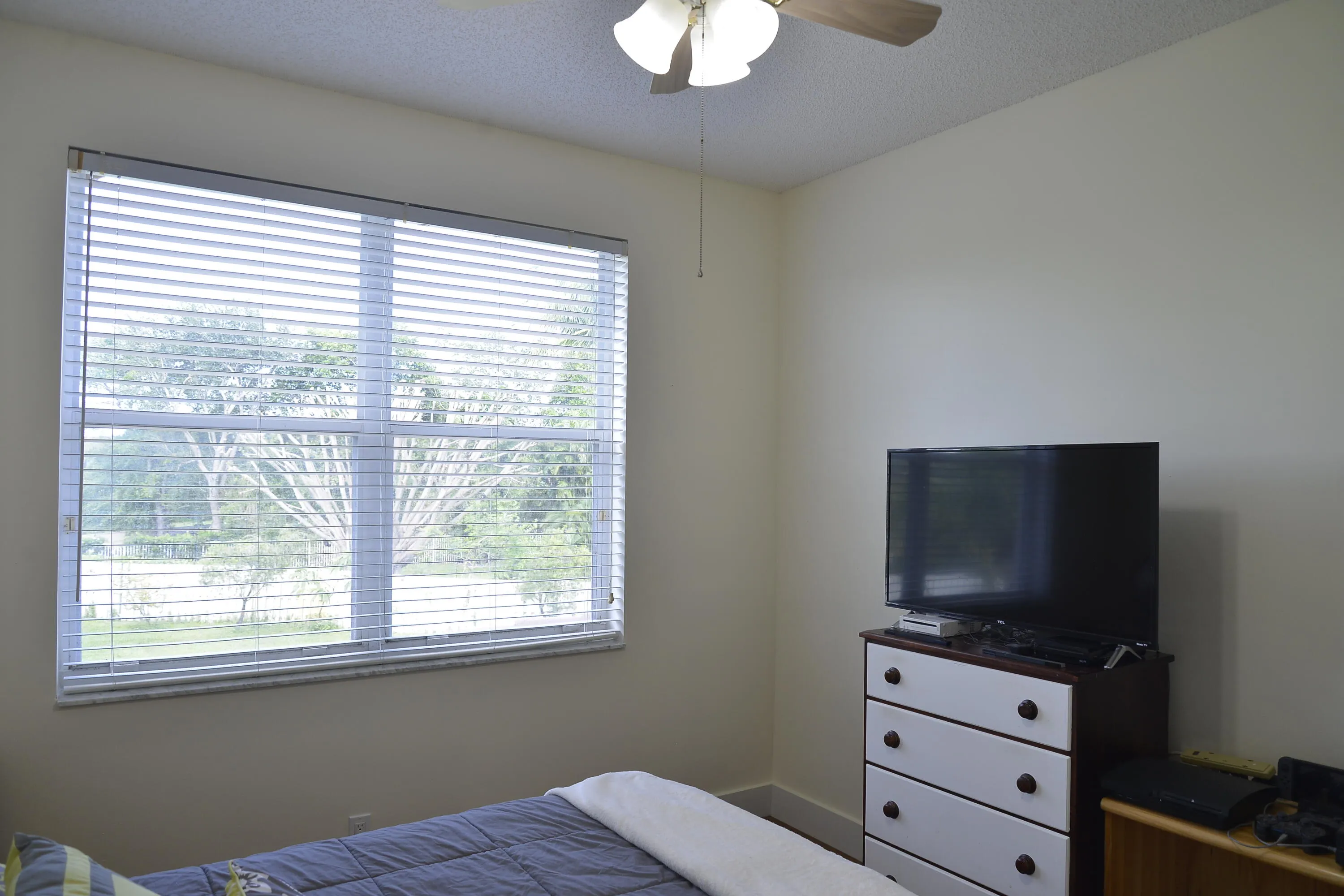 6207 SHADOW TREE Lane