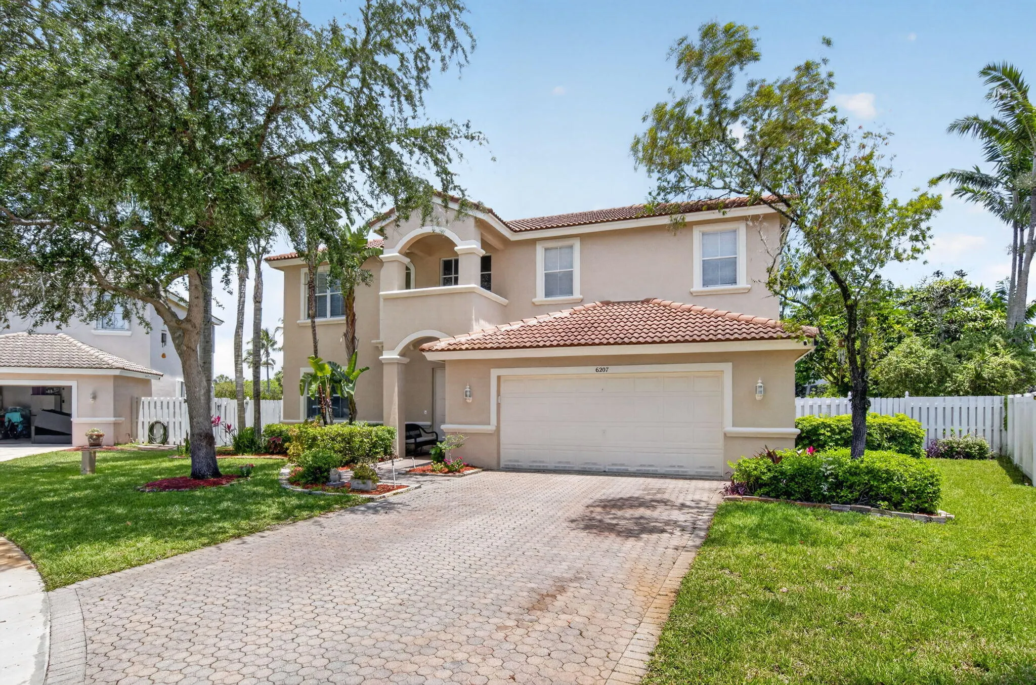 6207 SHADOW TREE Lane