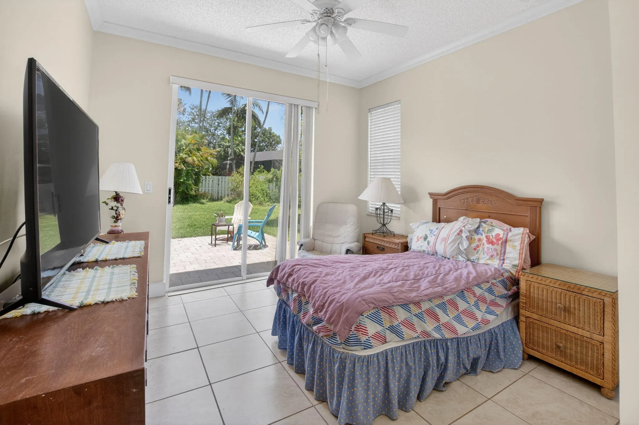 6207 SHADOW TREE Lane