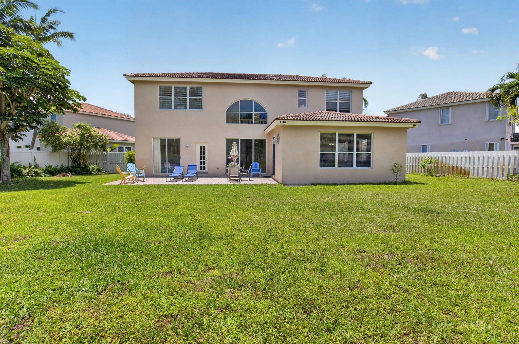 6207 SHADOW TREE Lane