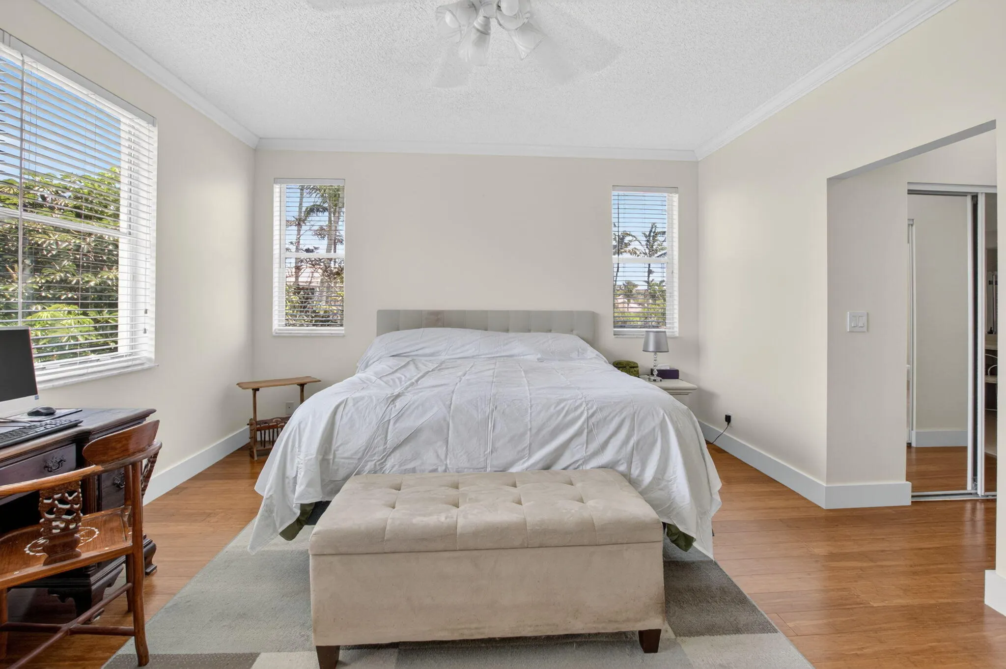 6207 SHADOW TREE Lane