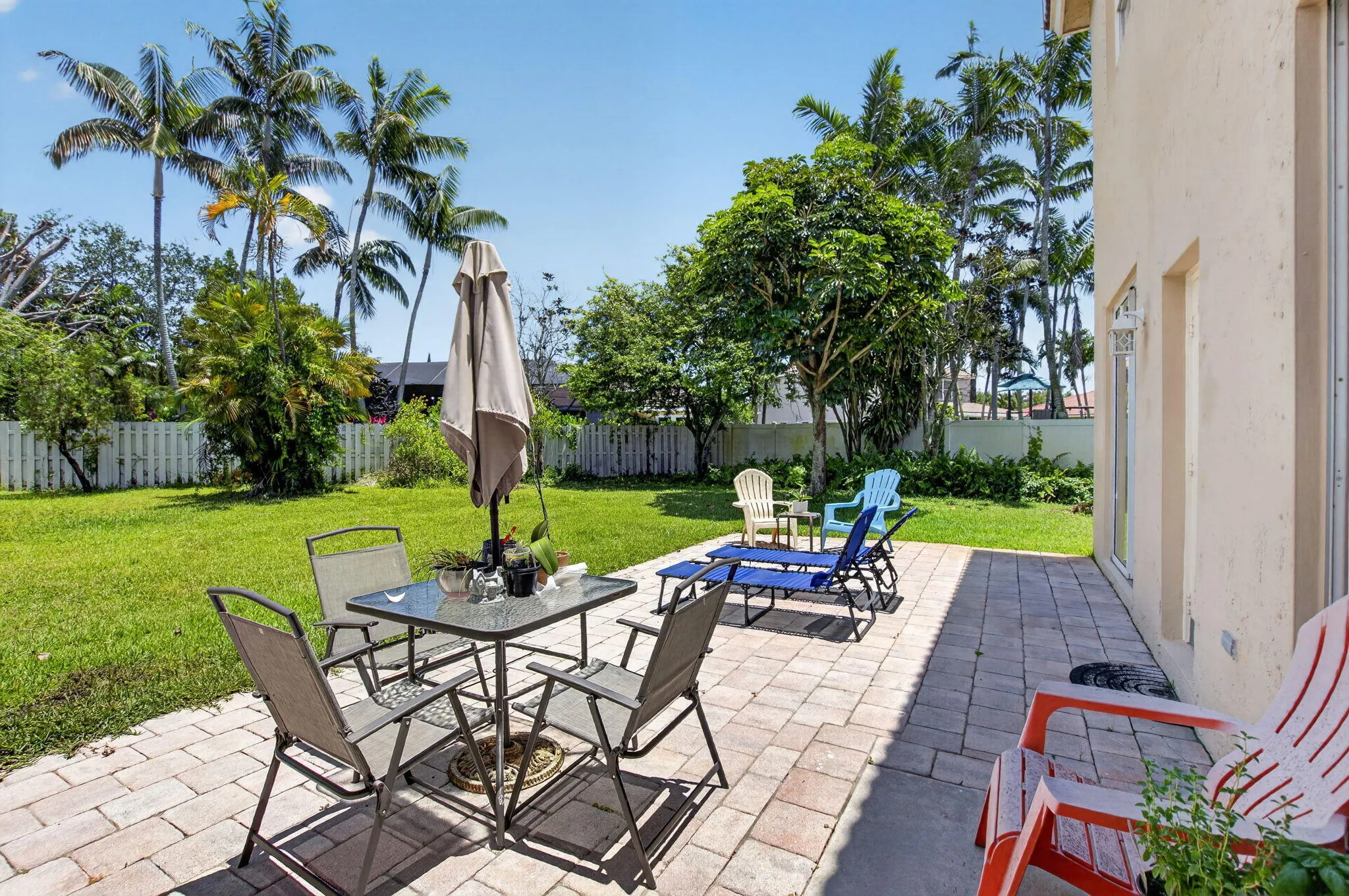 6207 SHADOW TREE Lane