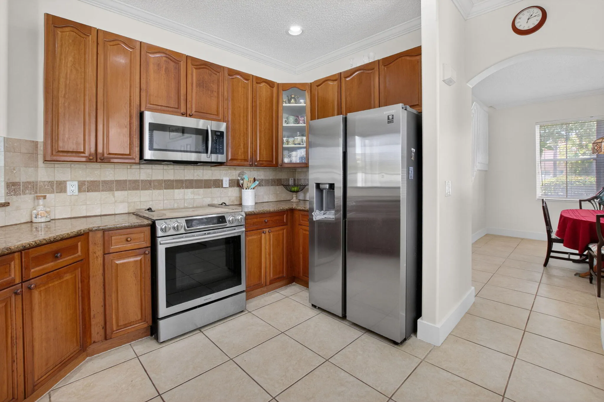 6207 SHADOW TREE Lane