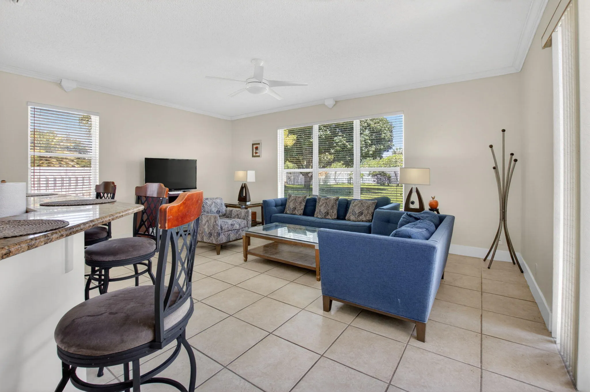 6207 SHADOW TREE Lane