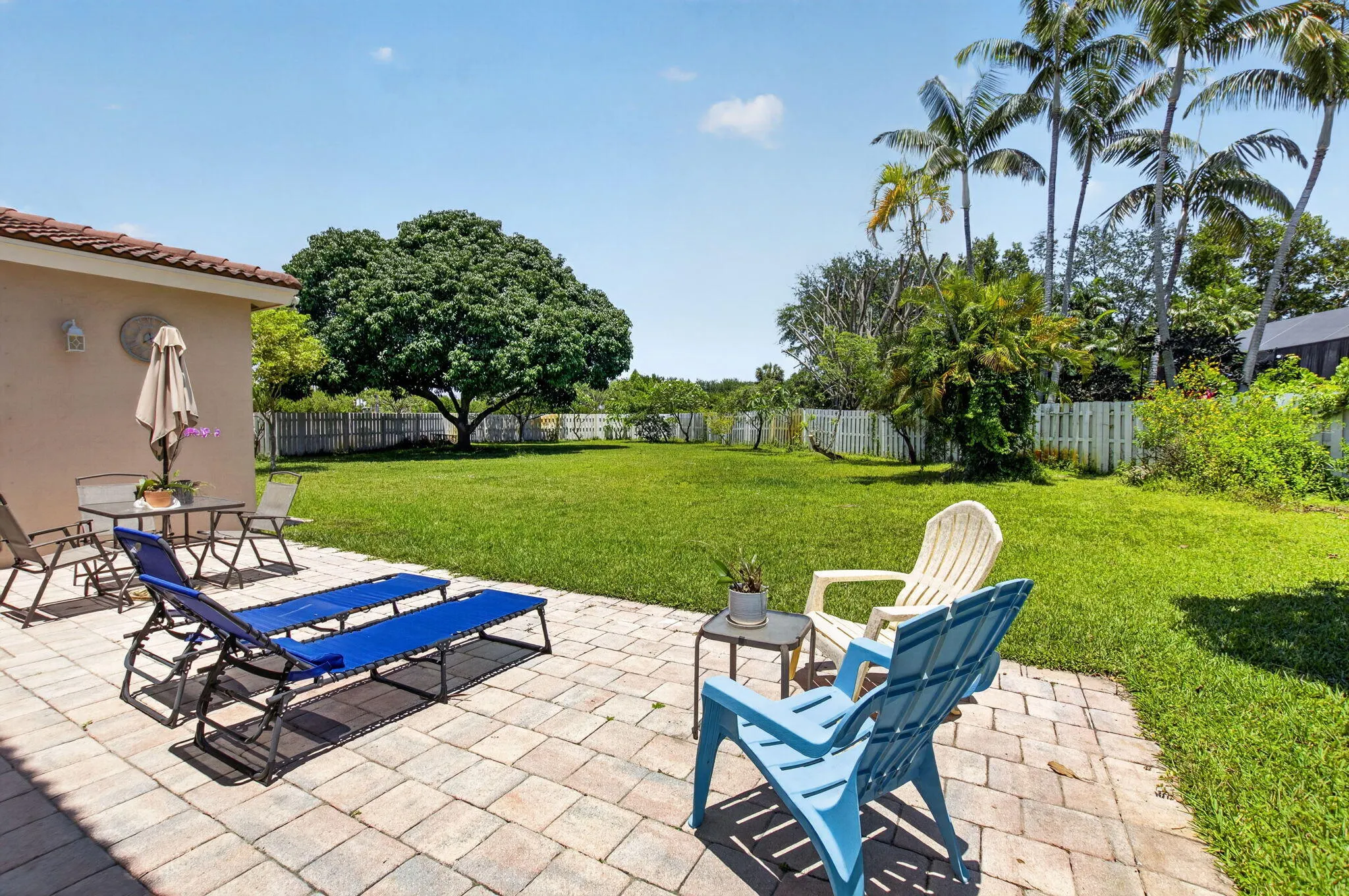 6207 SHADOW TREE Lane