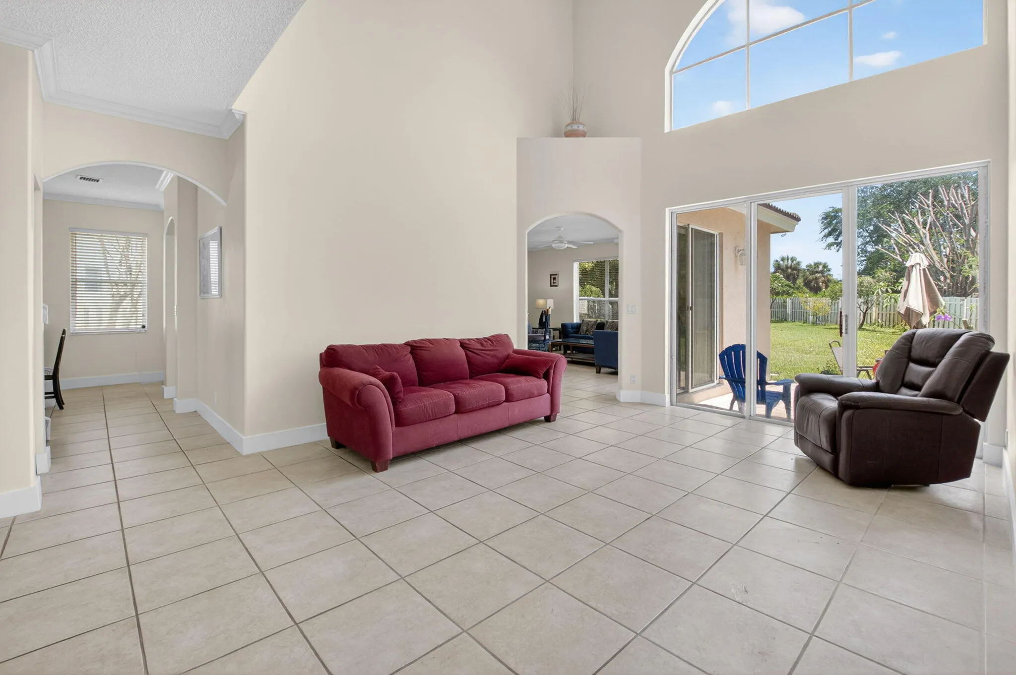 6207 SHADOW TREE Lane