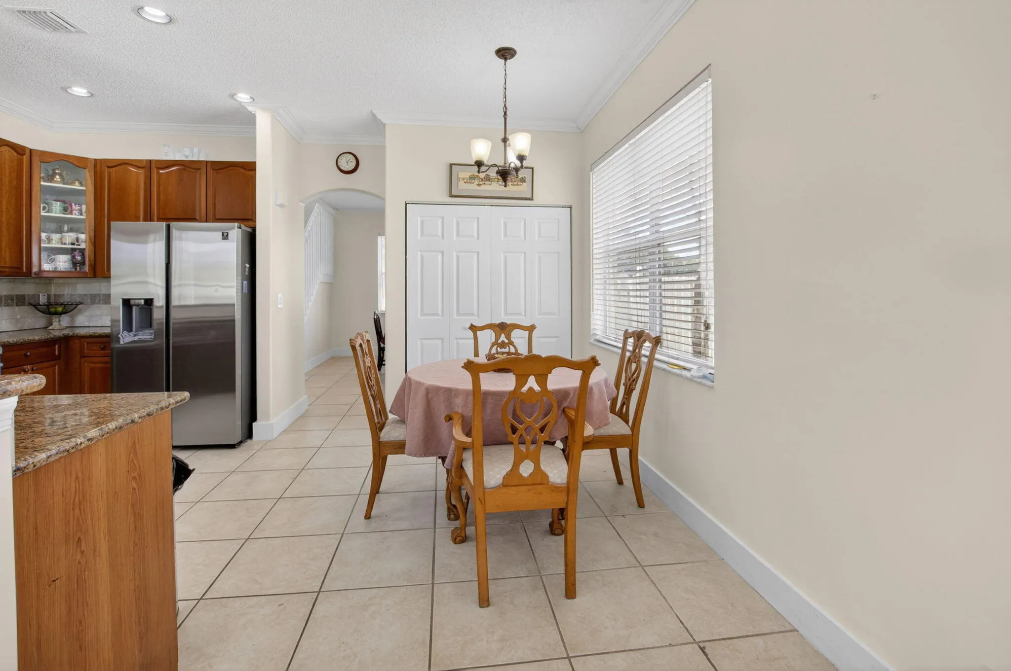 6207 SHADOW TREE Lane