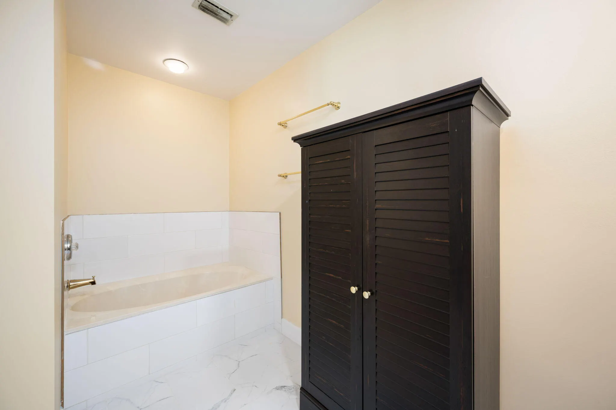 5040 HARMONY Circle #203