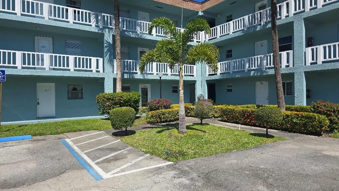 606 SW NATURA Boulevard #208