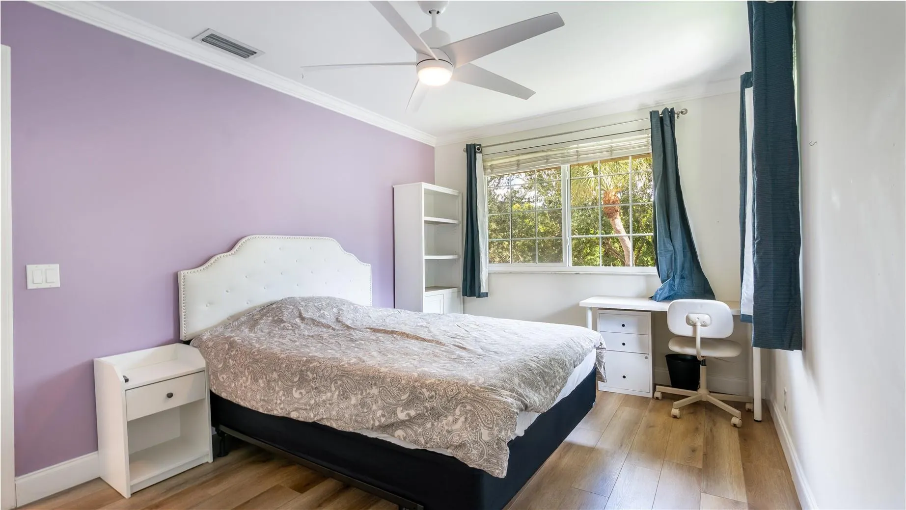 6525 VIA REGINA #0100