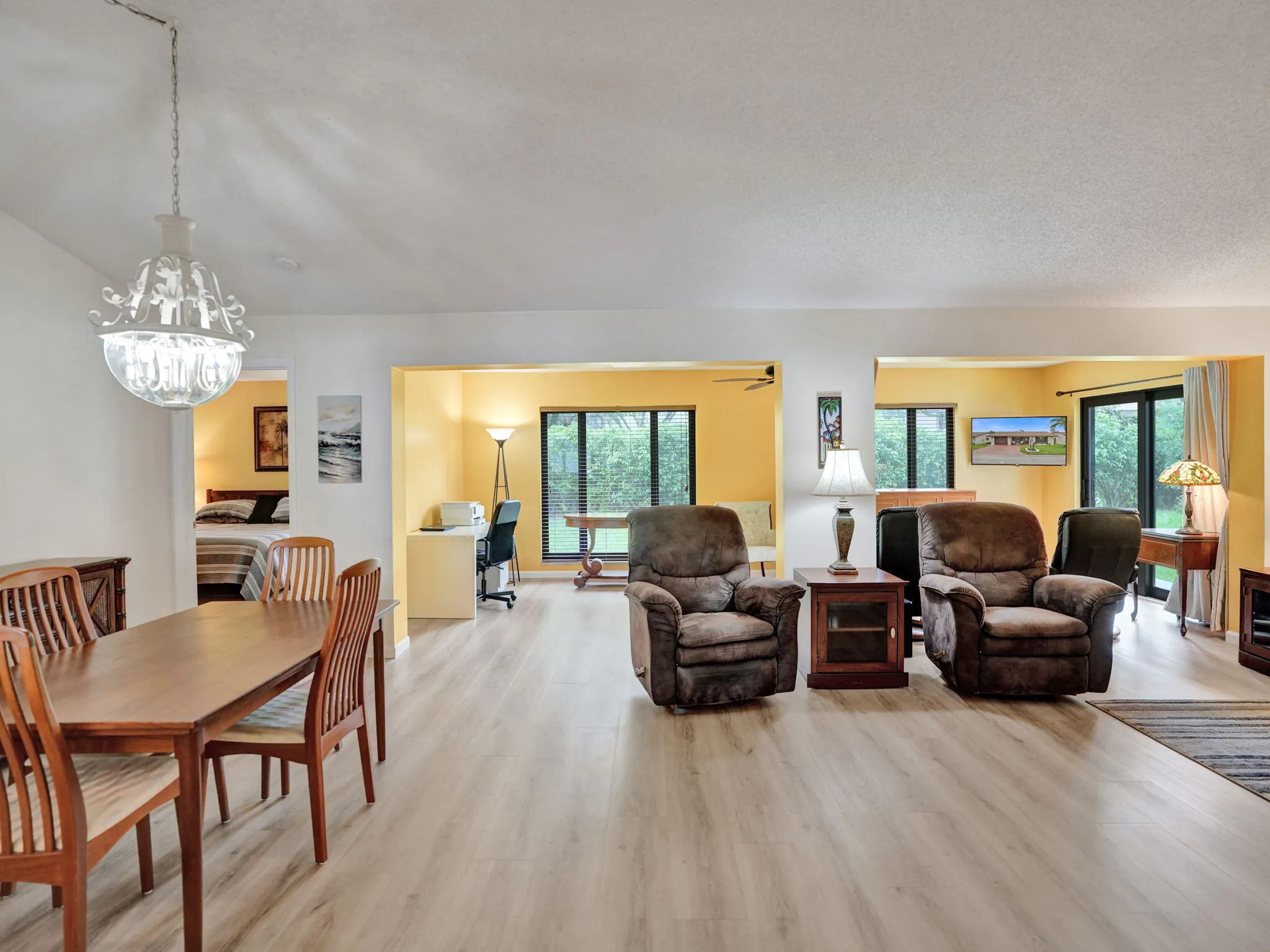 2085 SW 15th Place