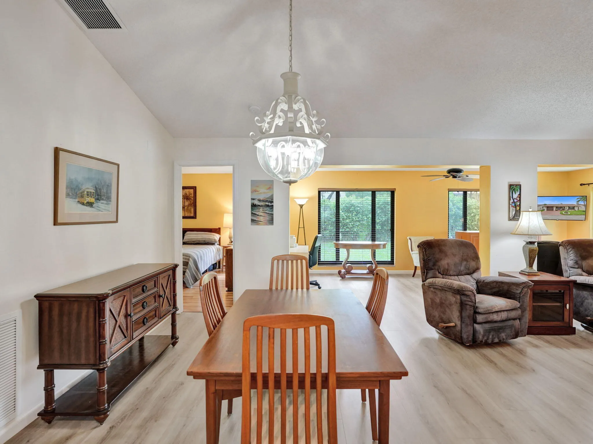 2085 SW 15th Place
