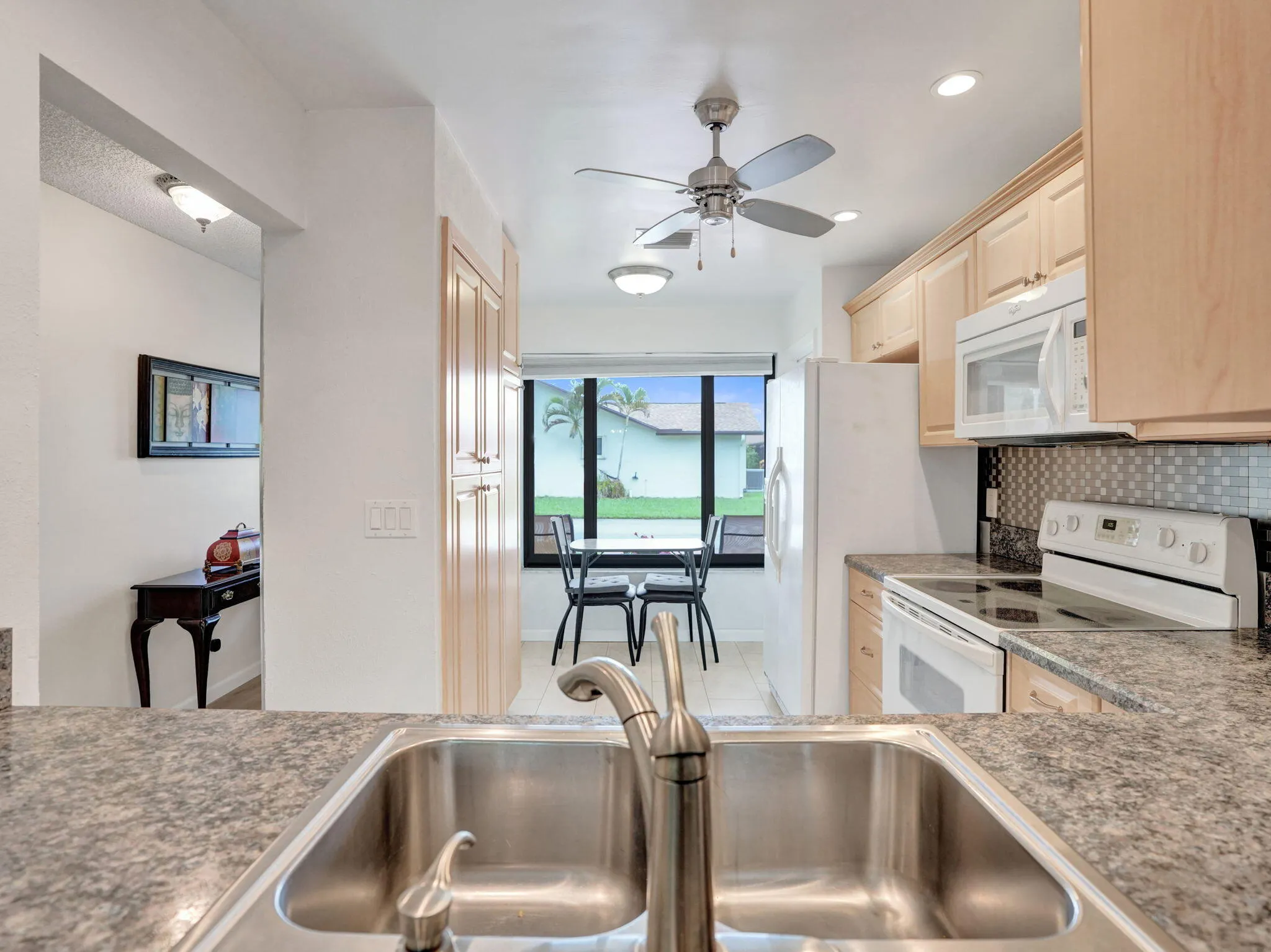 2085 SW 15th Place