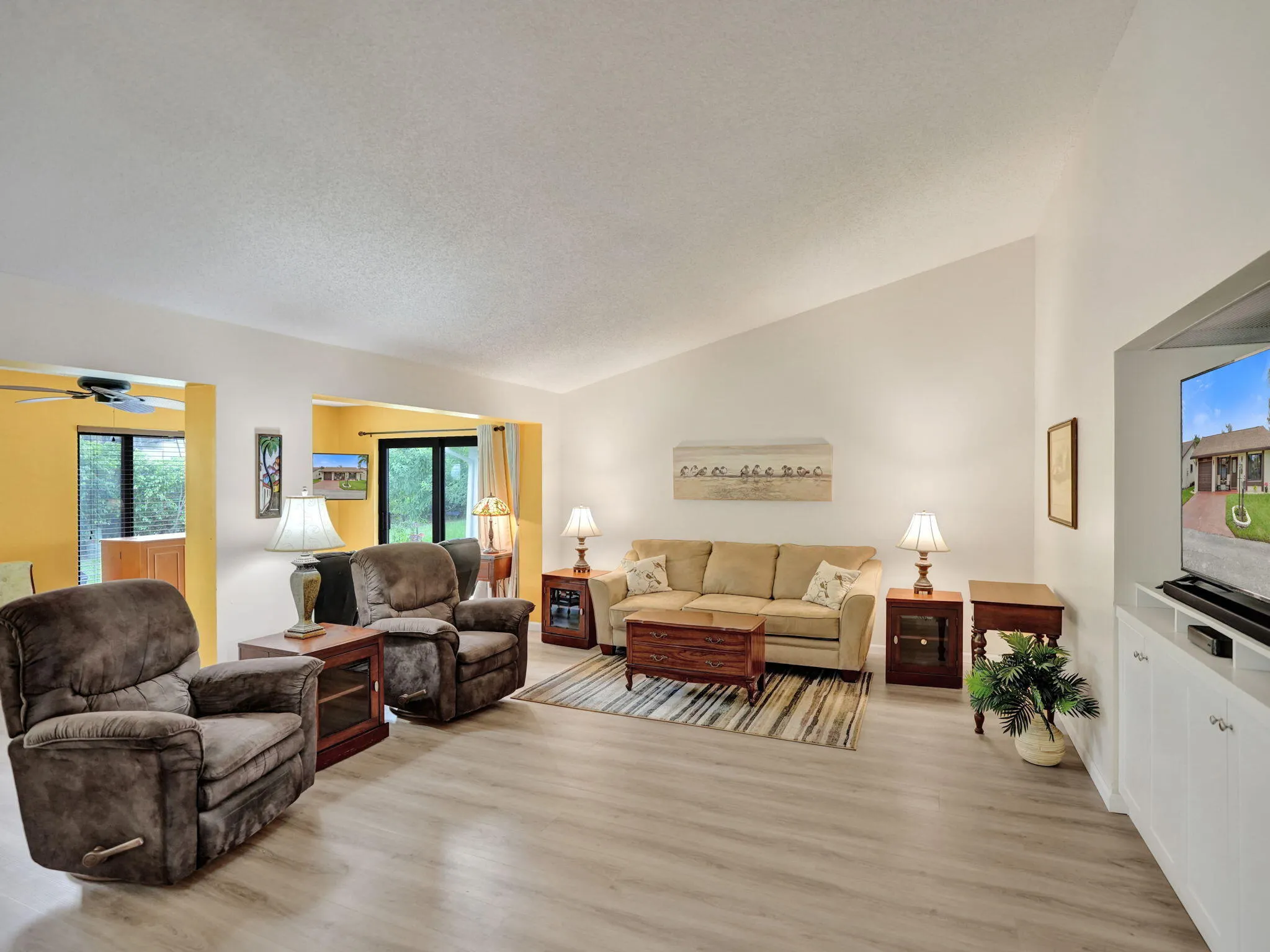 2085 SW 15th Place