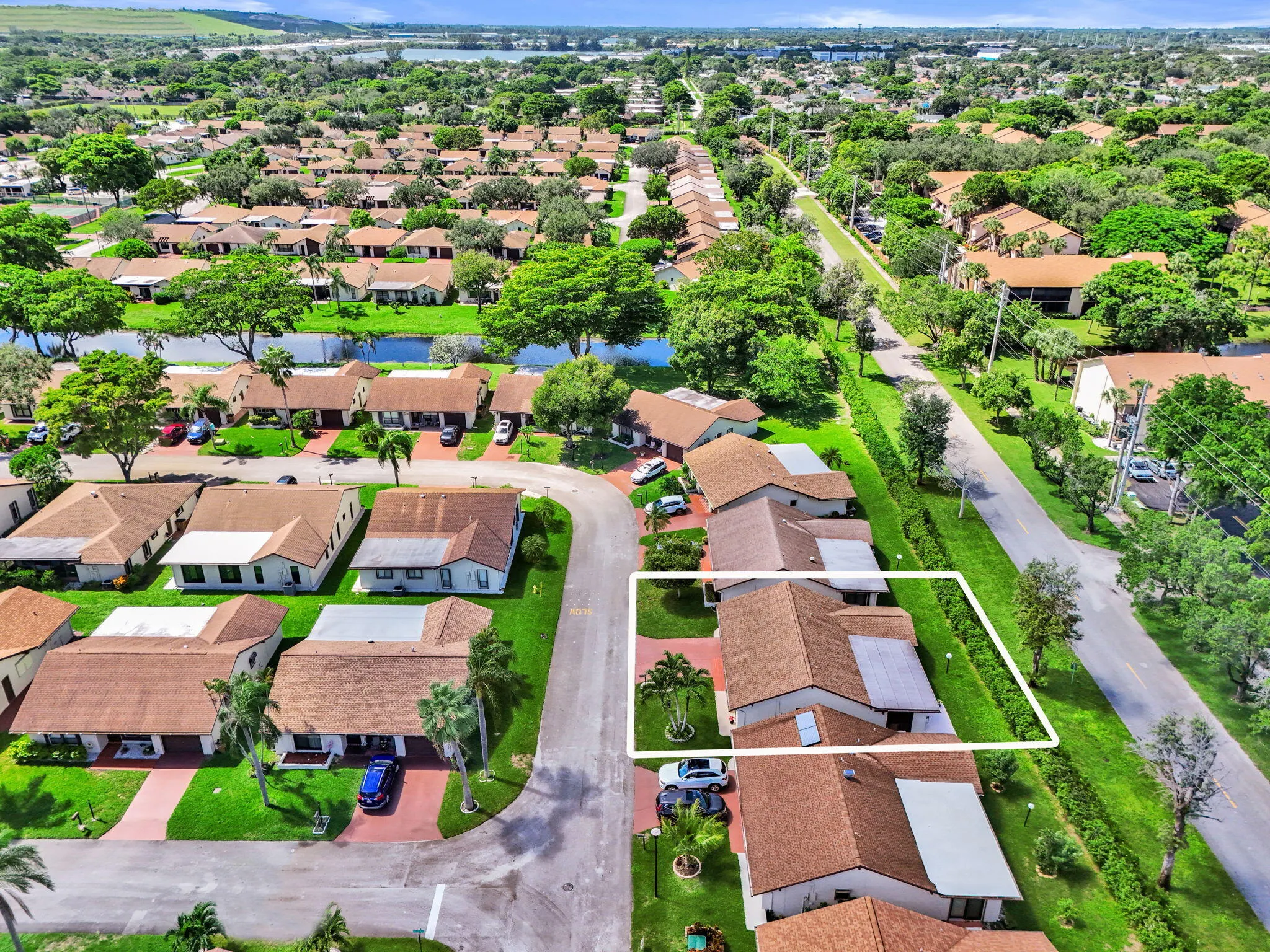 2085 SW 15th Place