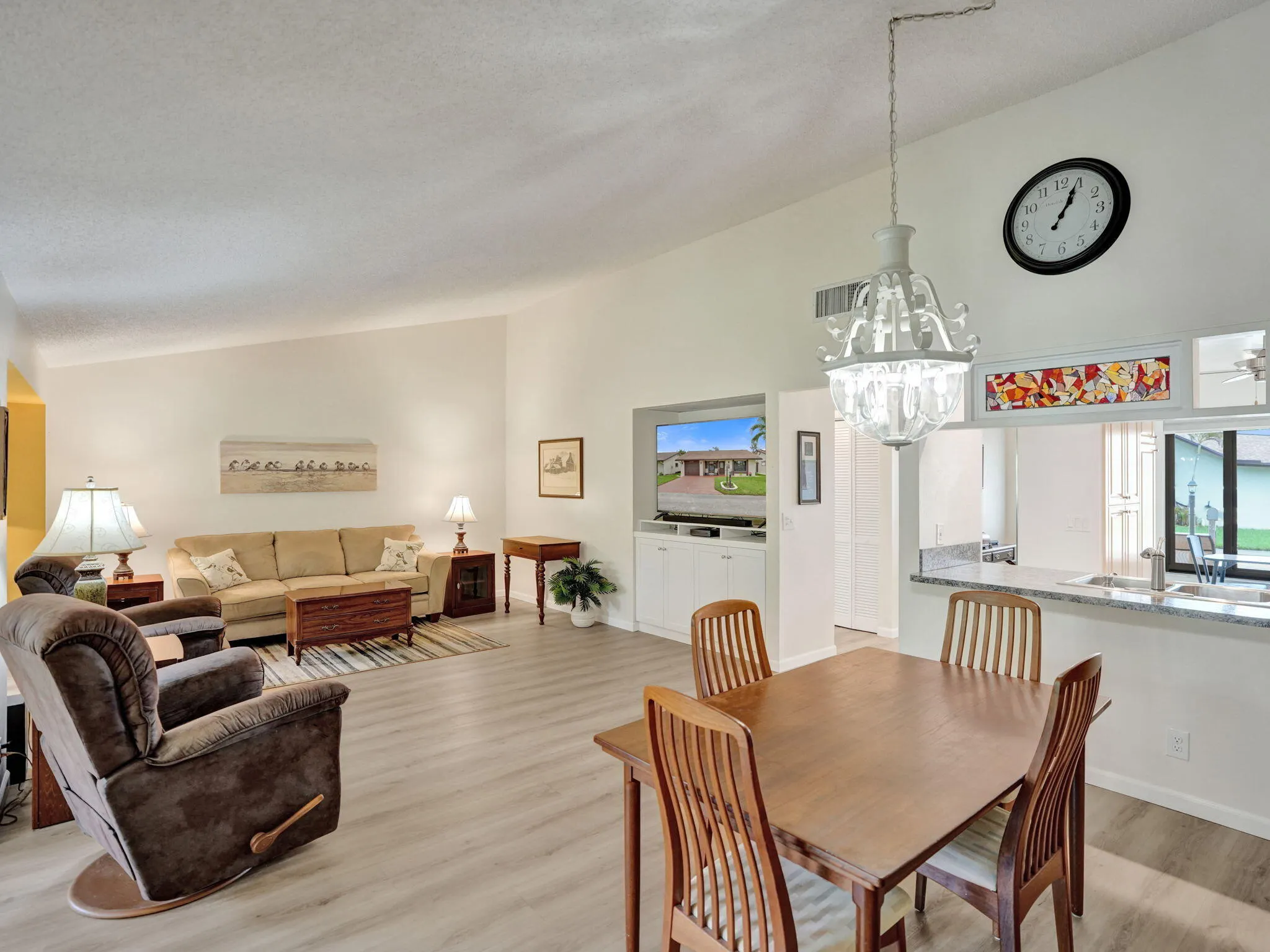 2085 SW 15th Place