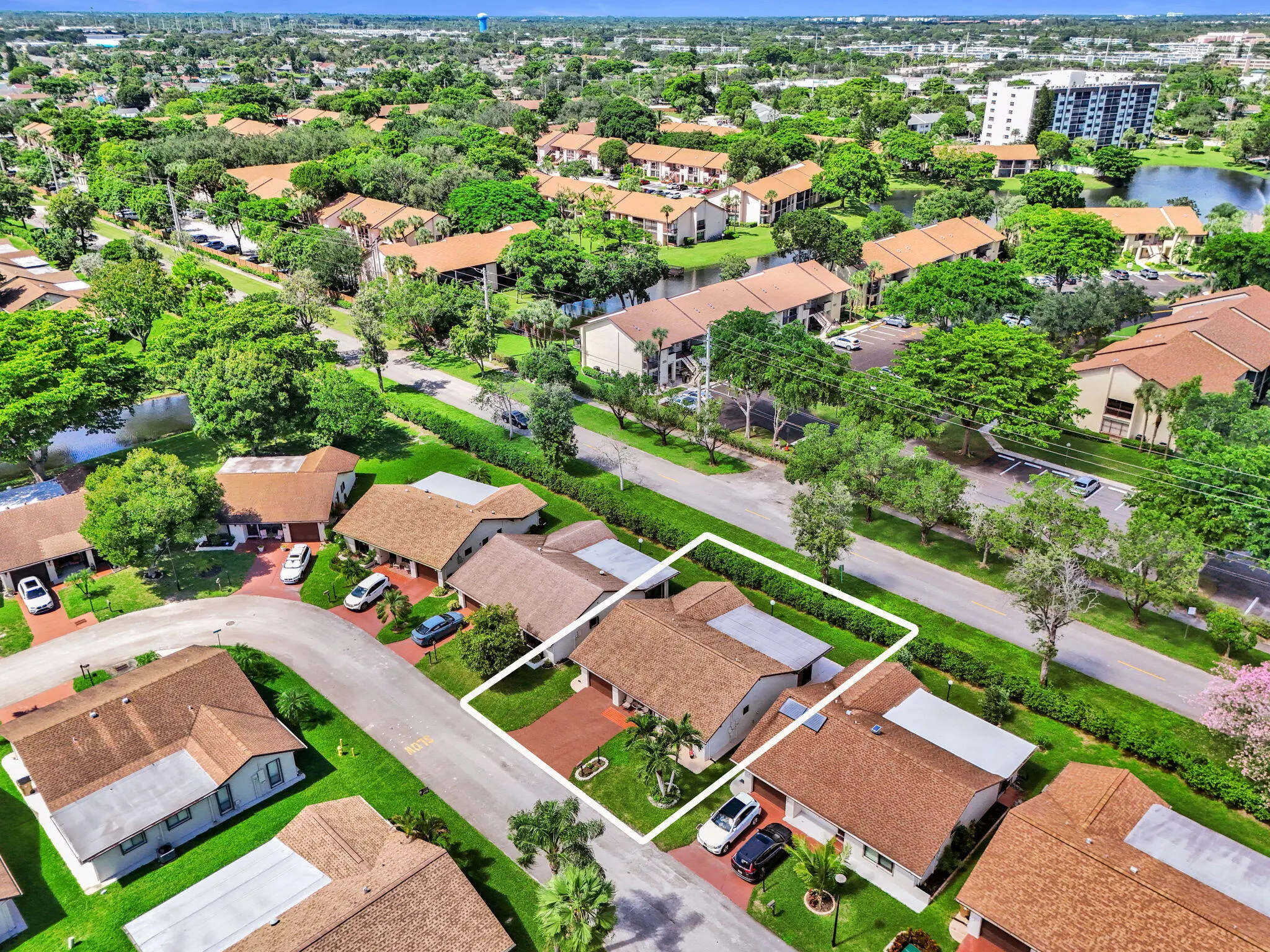2085 SW 15th Place