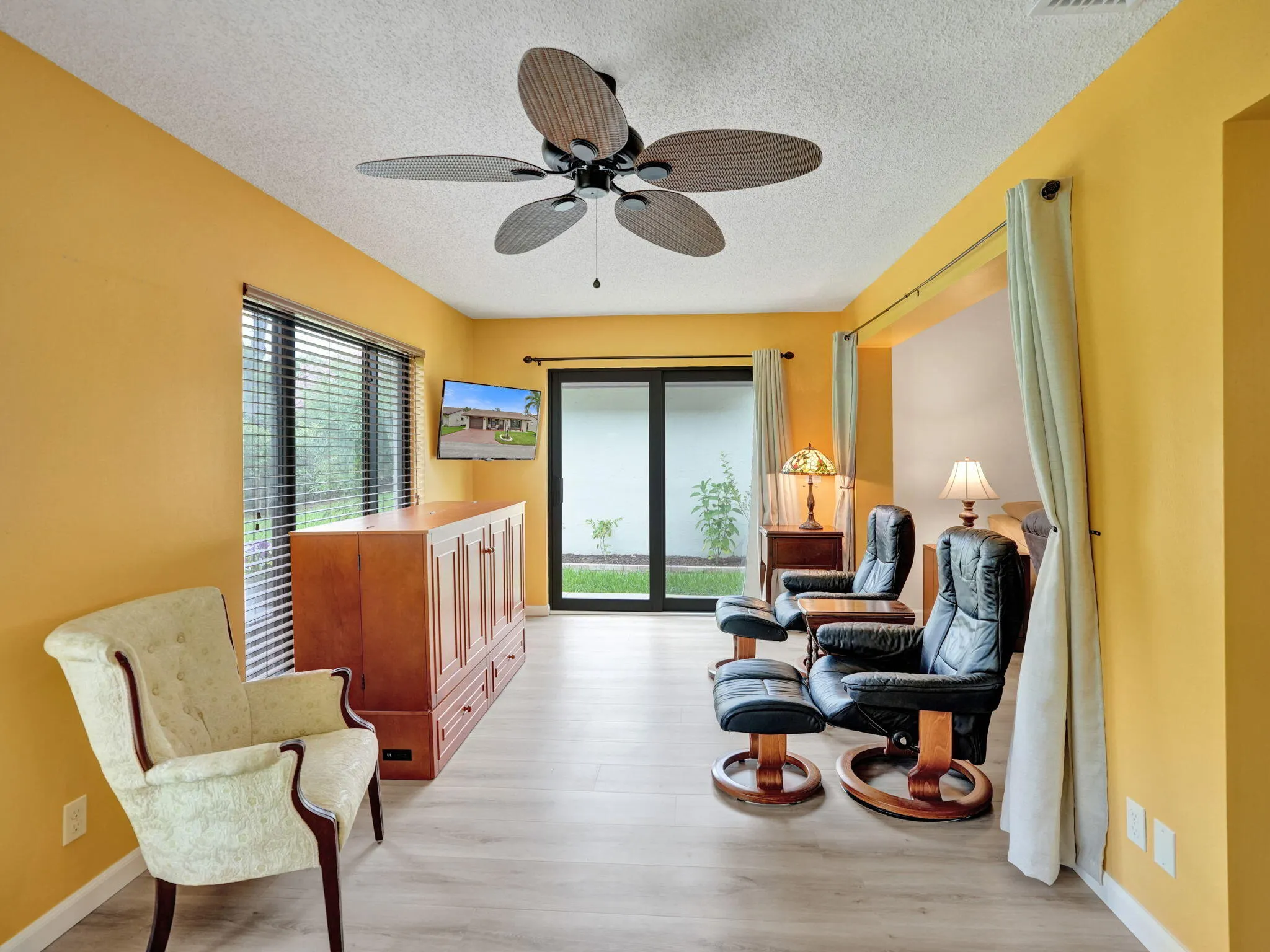 2085 SW 15th Place