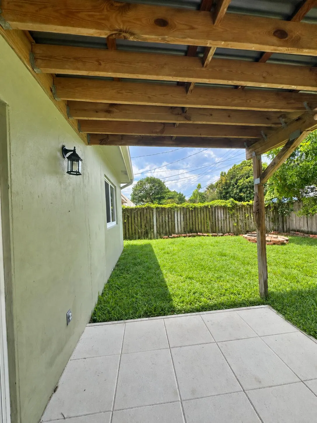 213 NE 9th Avenue