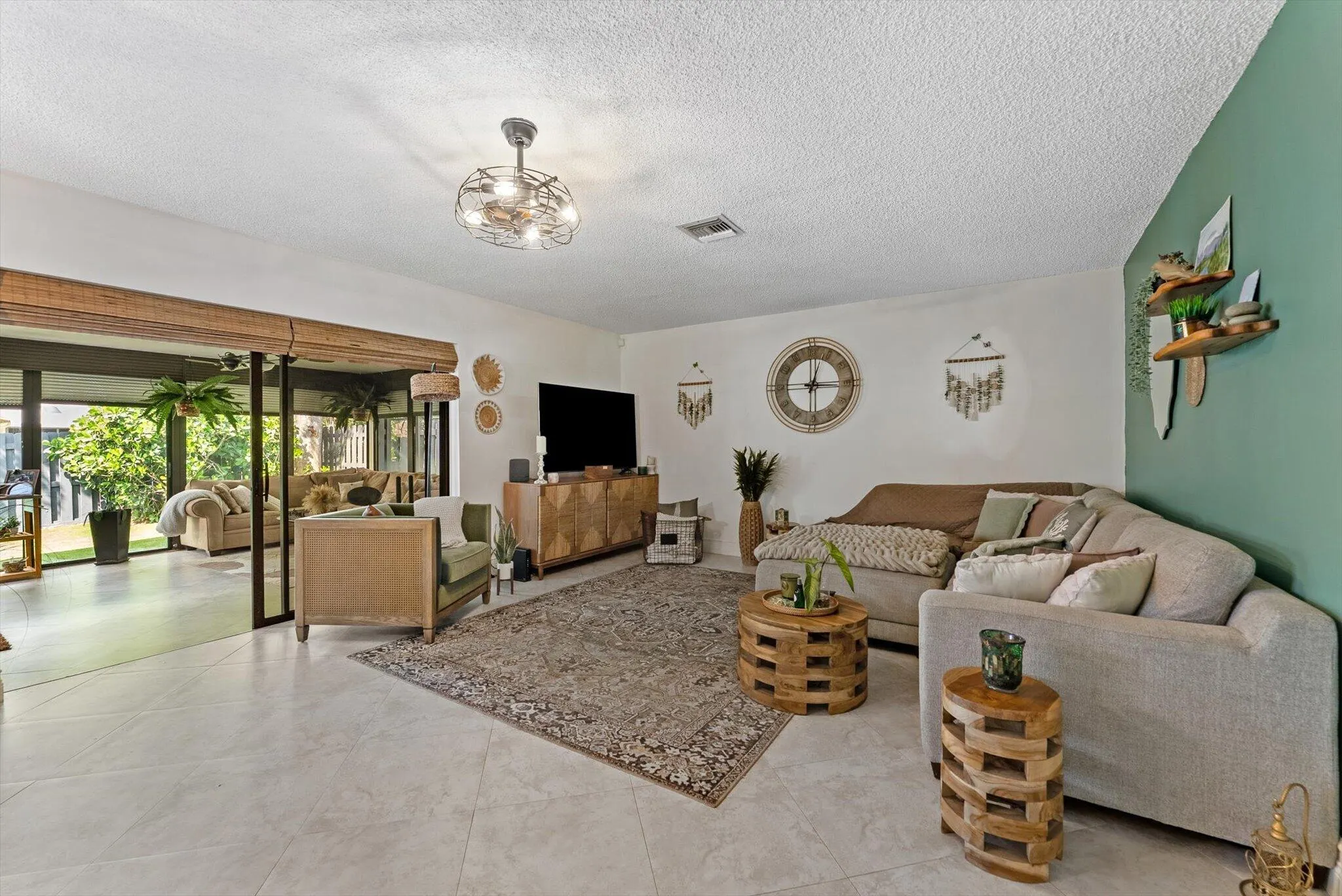 819 NW 25th Avenue