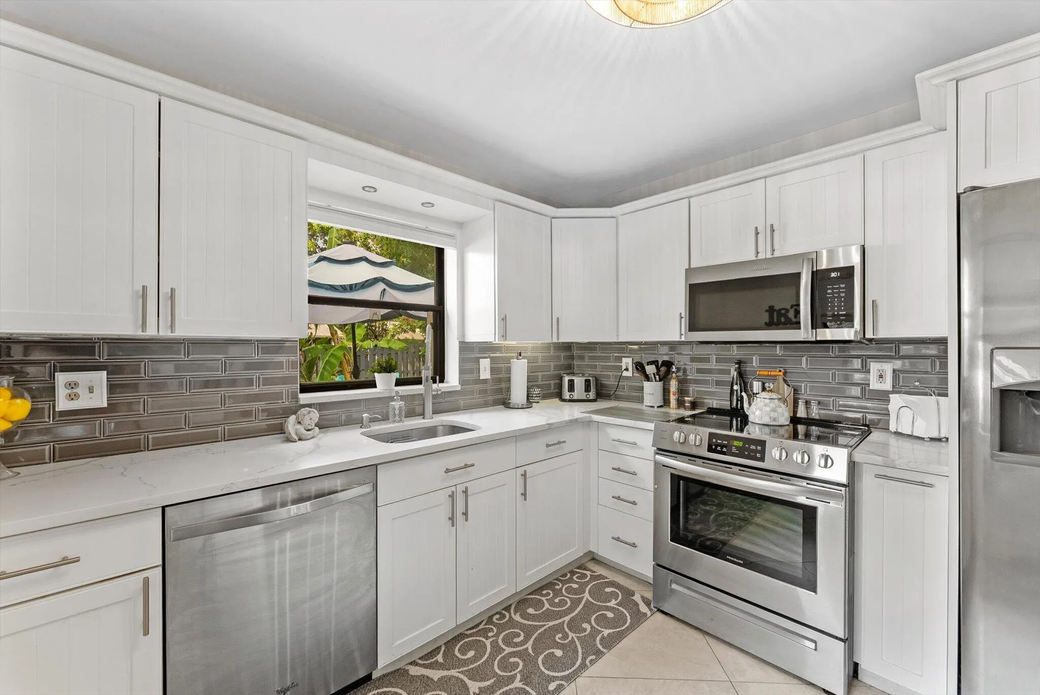 819 NW 25th Avenue
