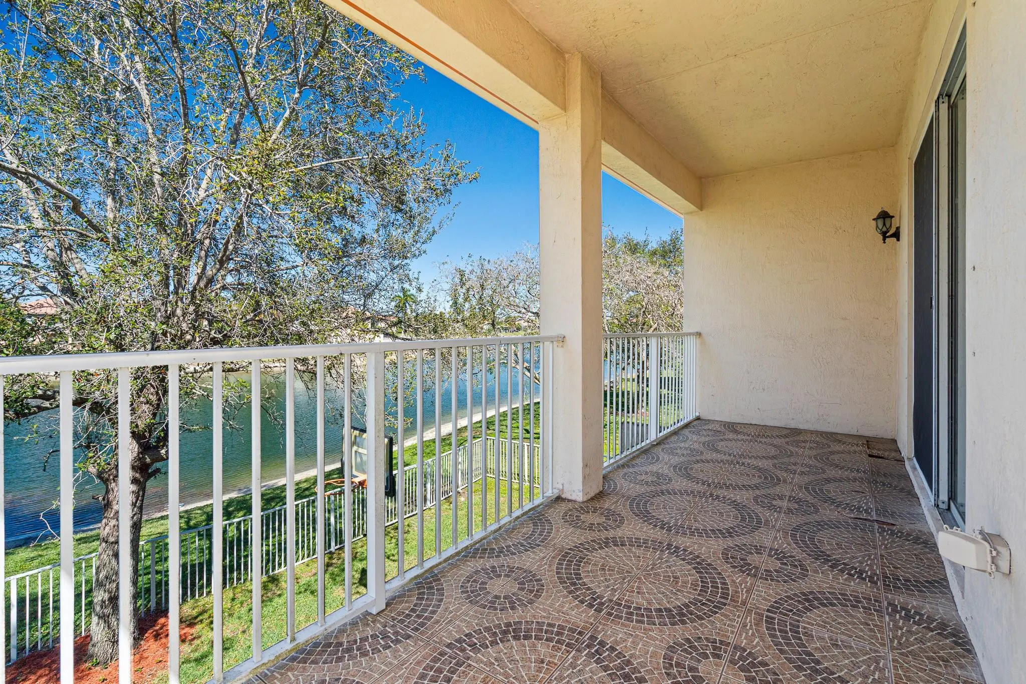 10633 OLD HAMMOCK Way