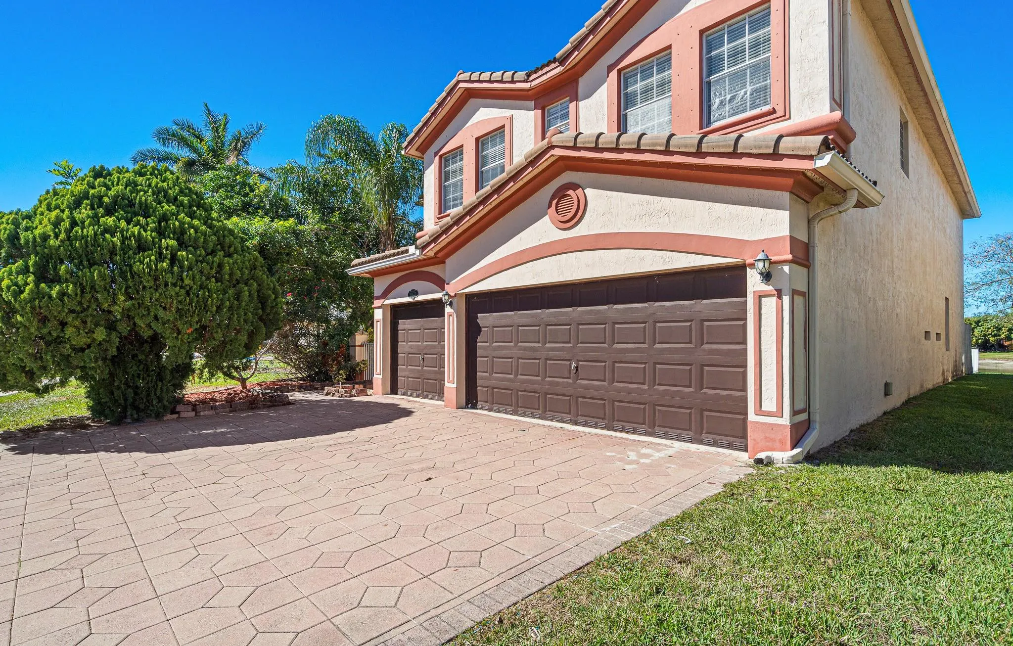 10633 OLD HAMMOCK Way