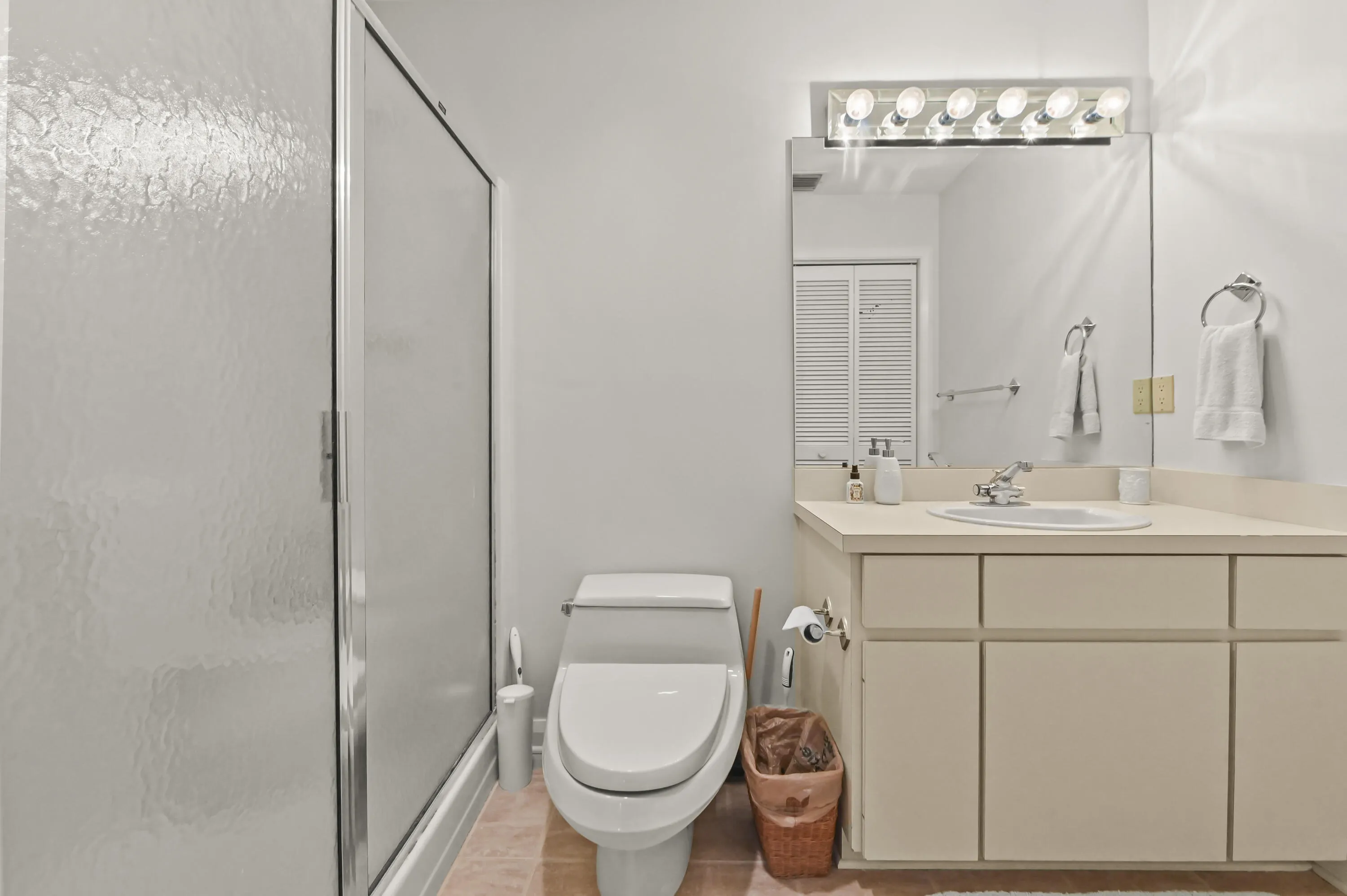13885 Greentree Trail