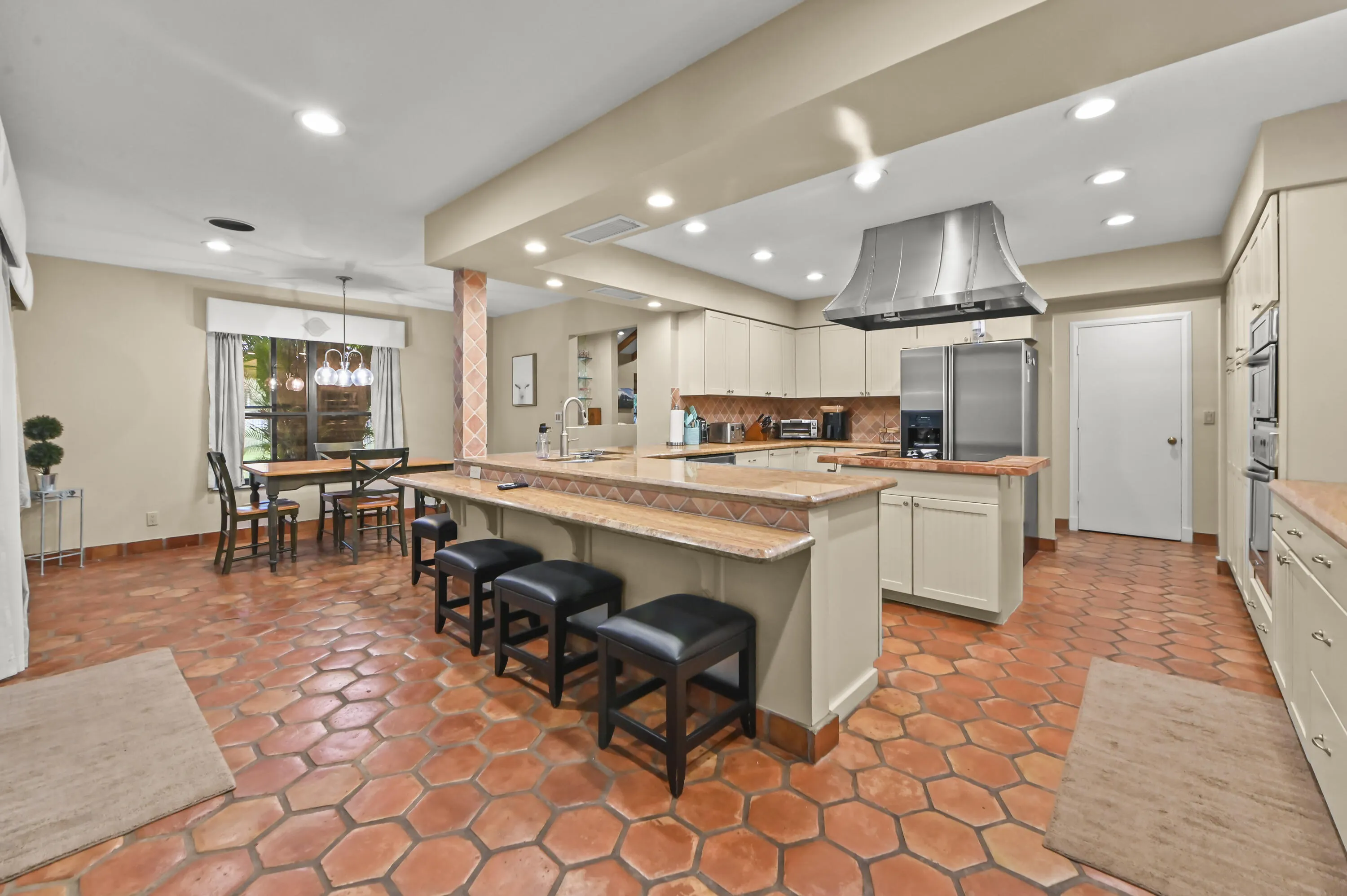 13885 Greentree Trail