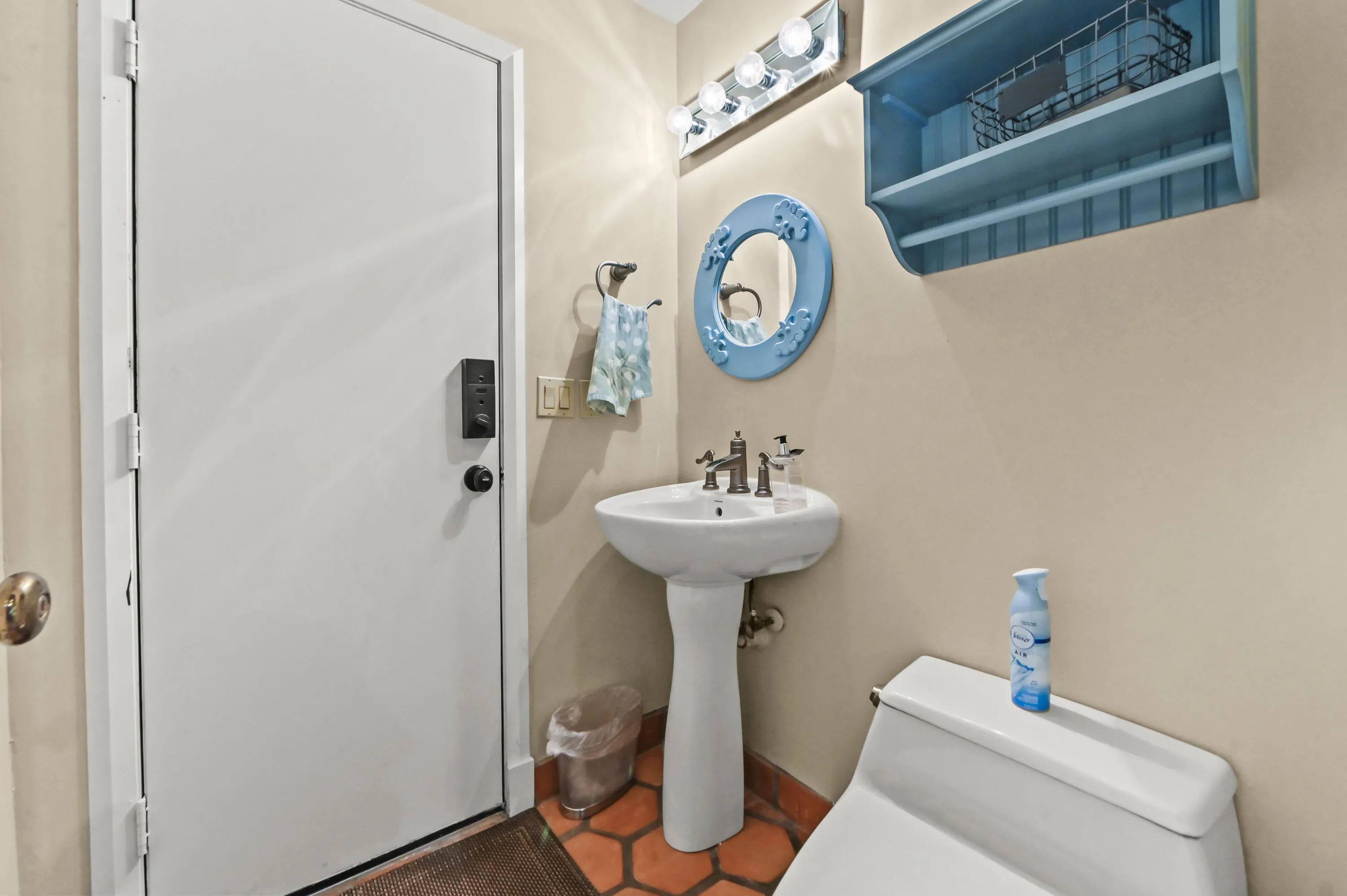 13885 Greentree Trail