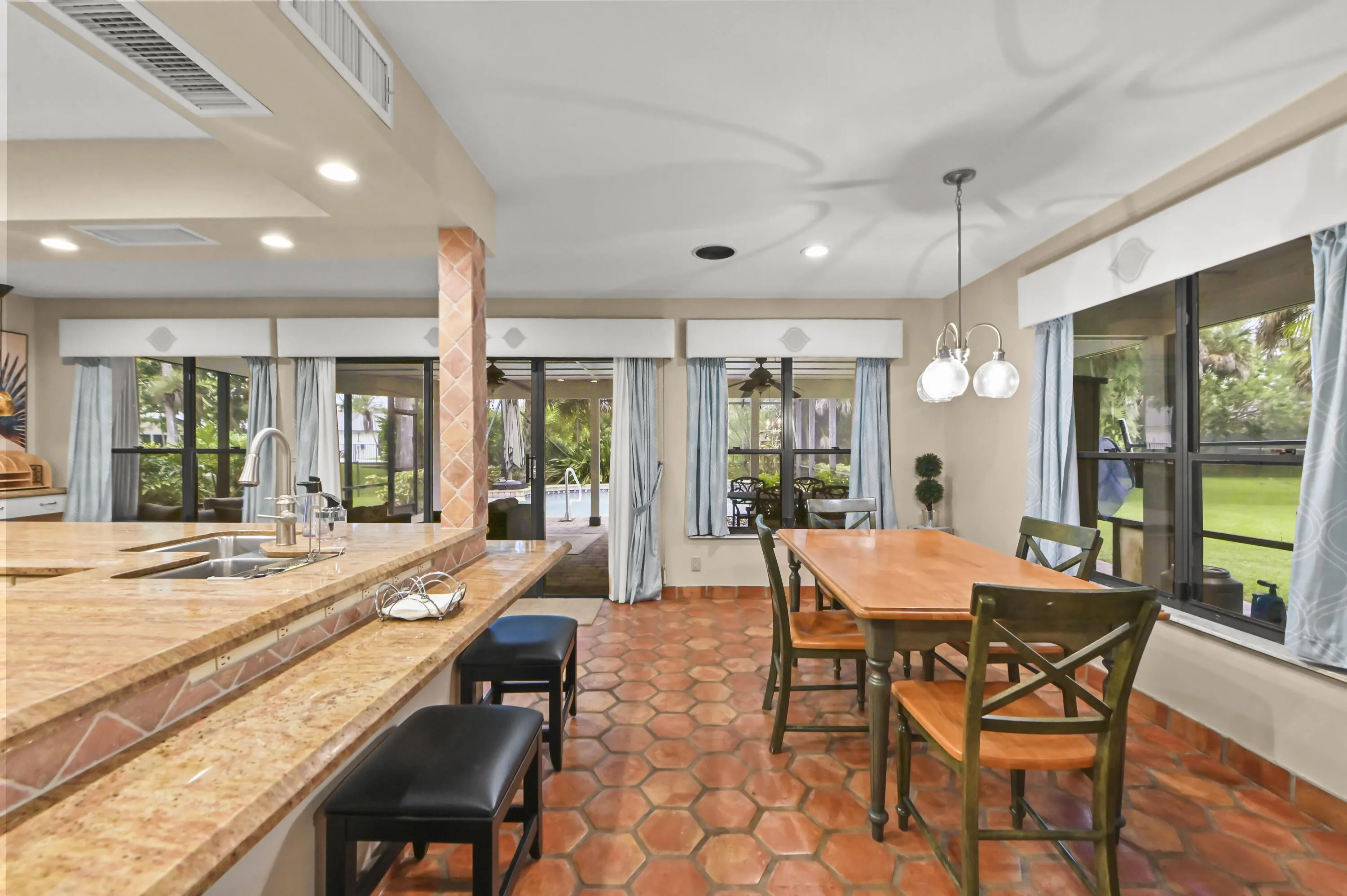13885 Greentree Trail