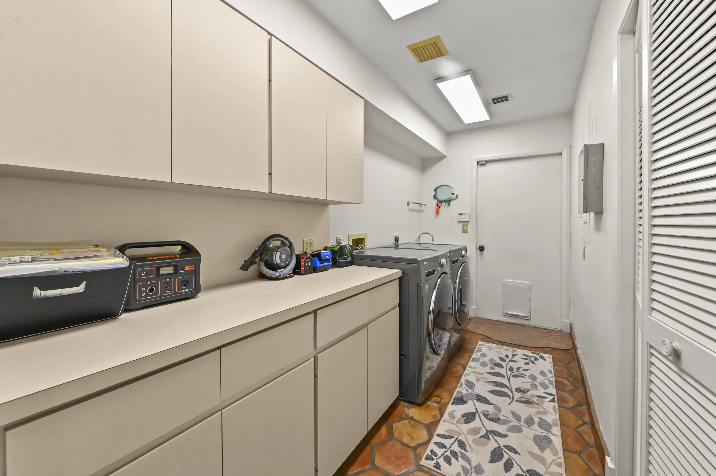 13885 Greentree Trail