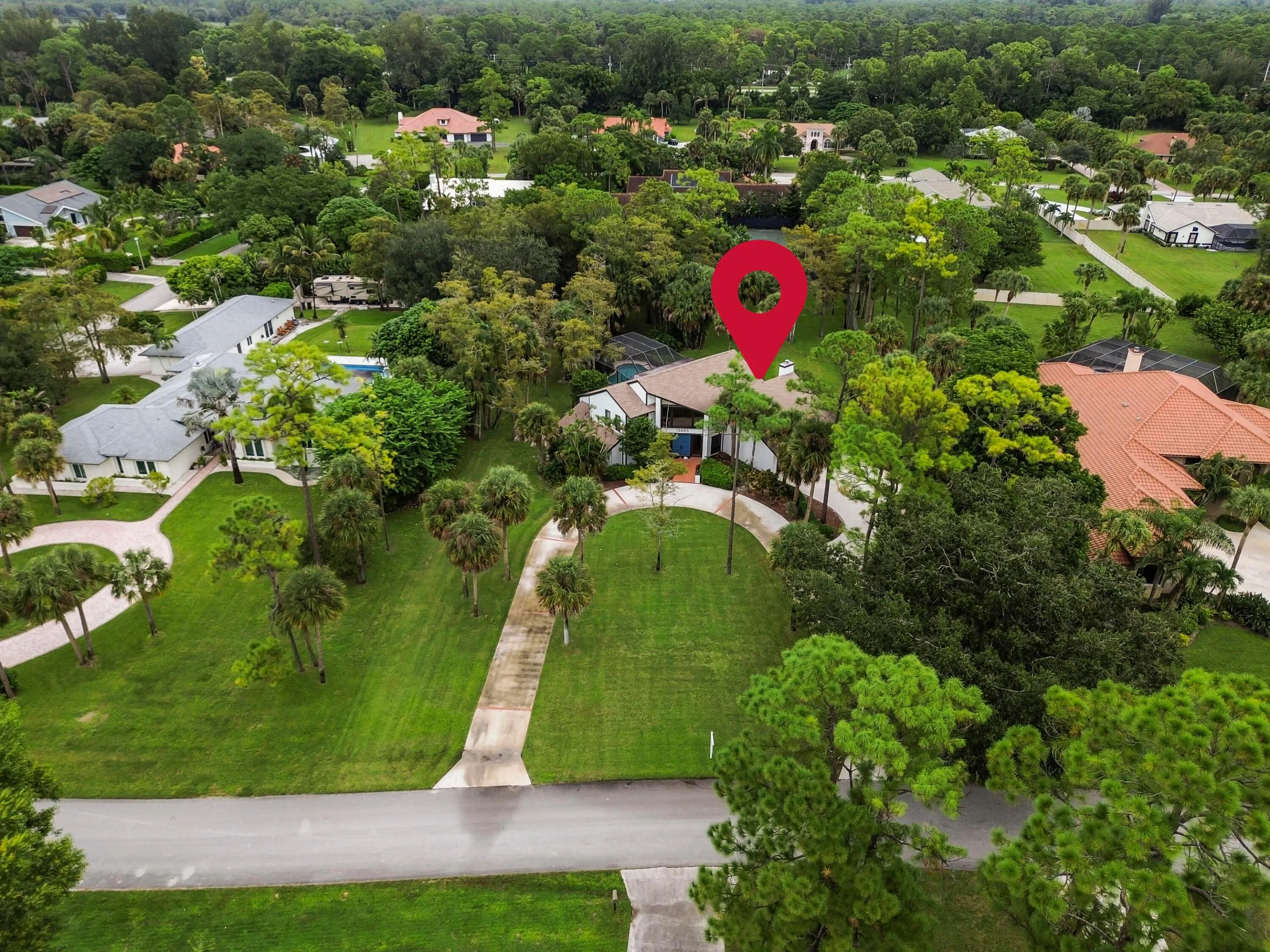 13885 Greentree Trail