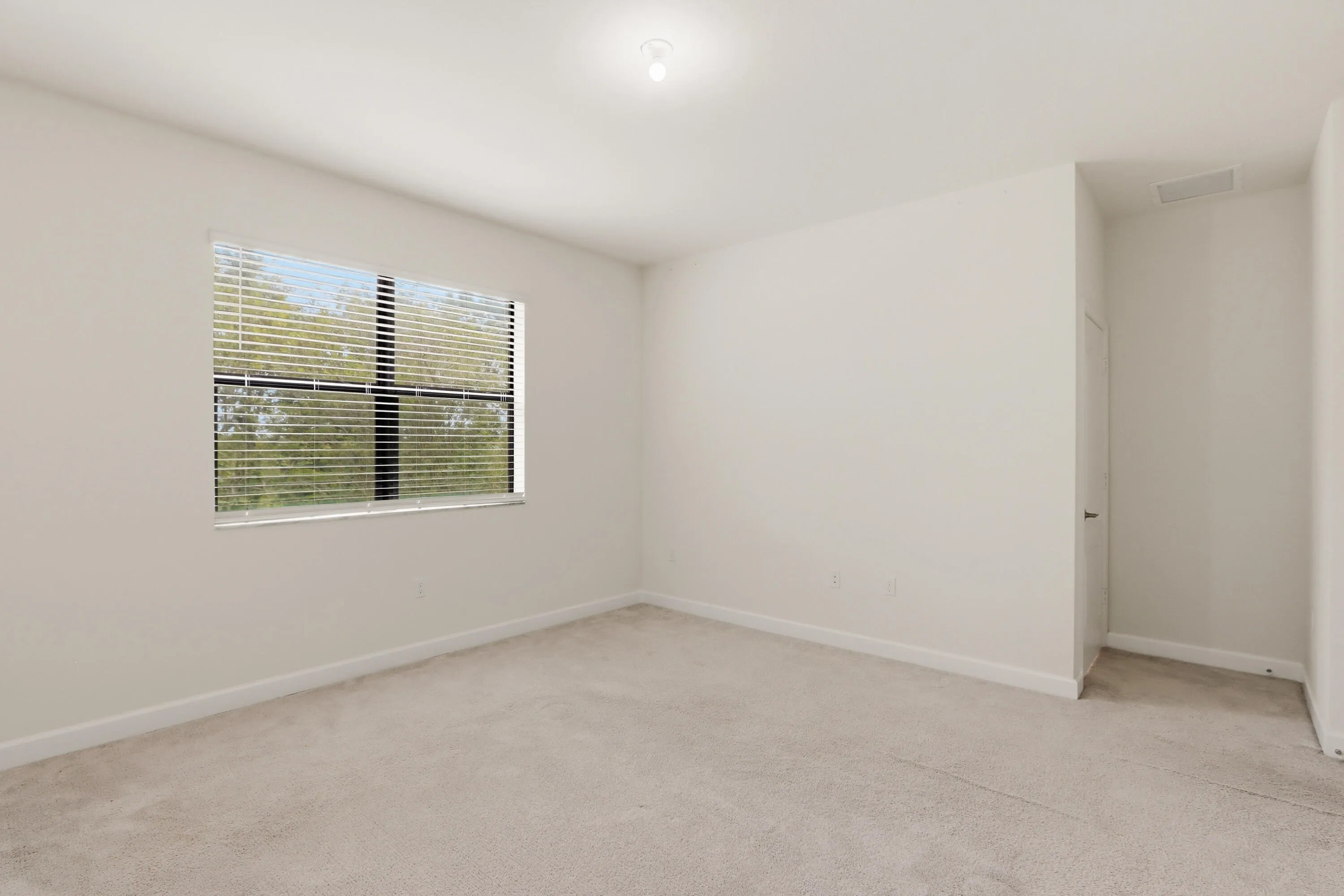 10021 W Villa Circle