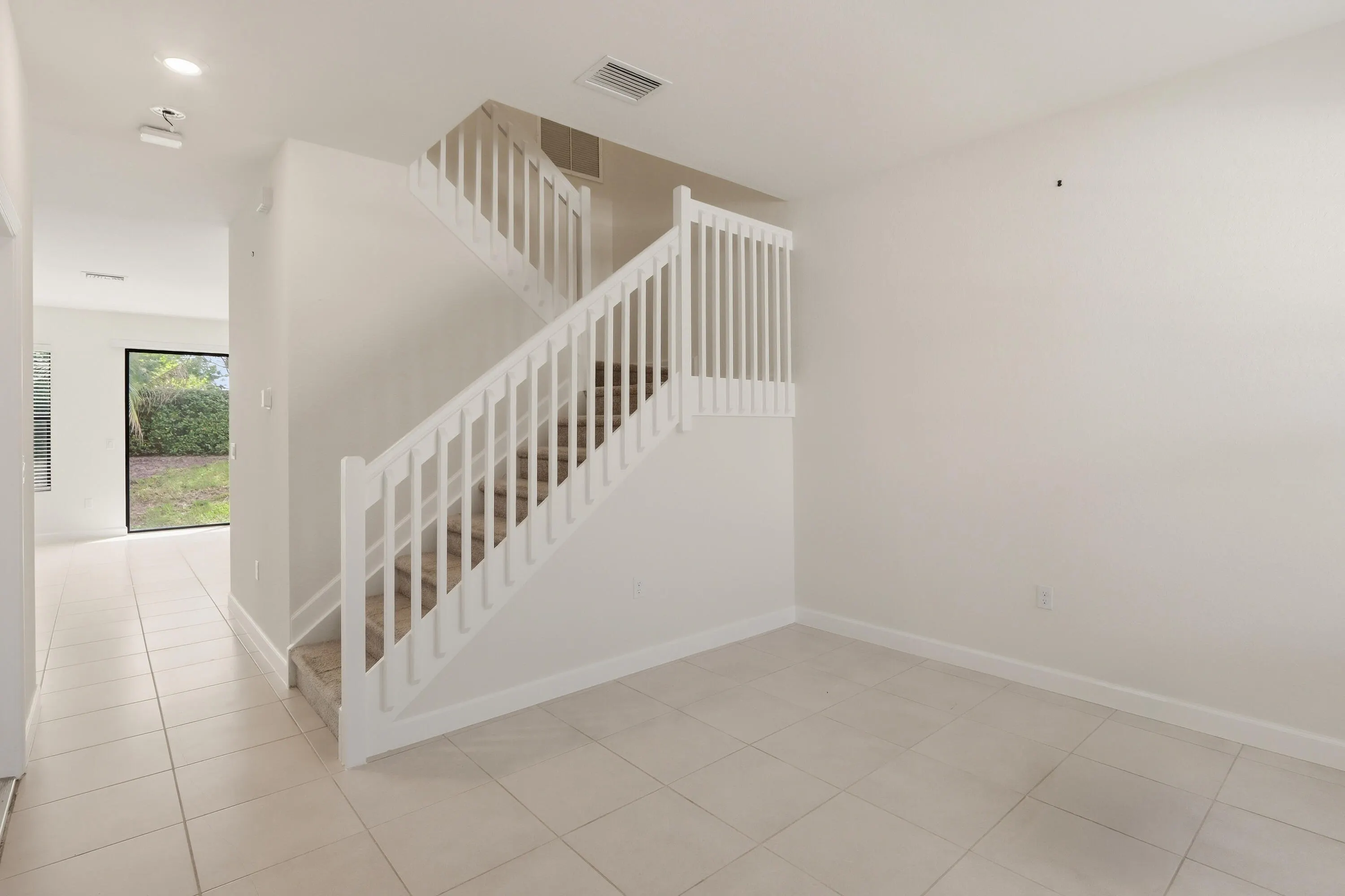 10021 W Villa Circle