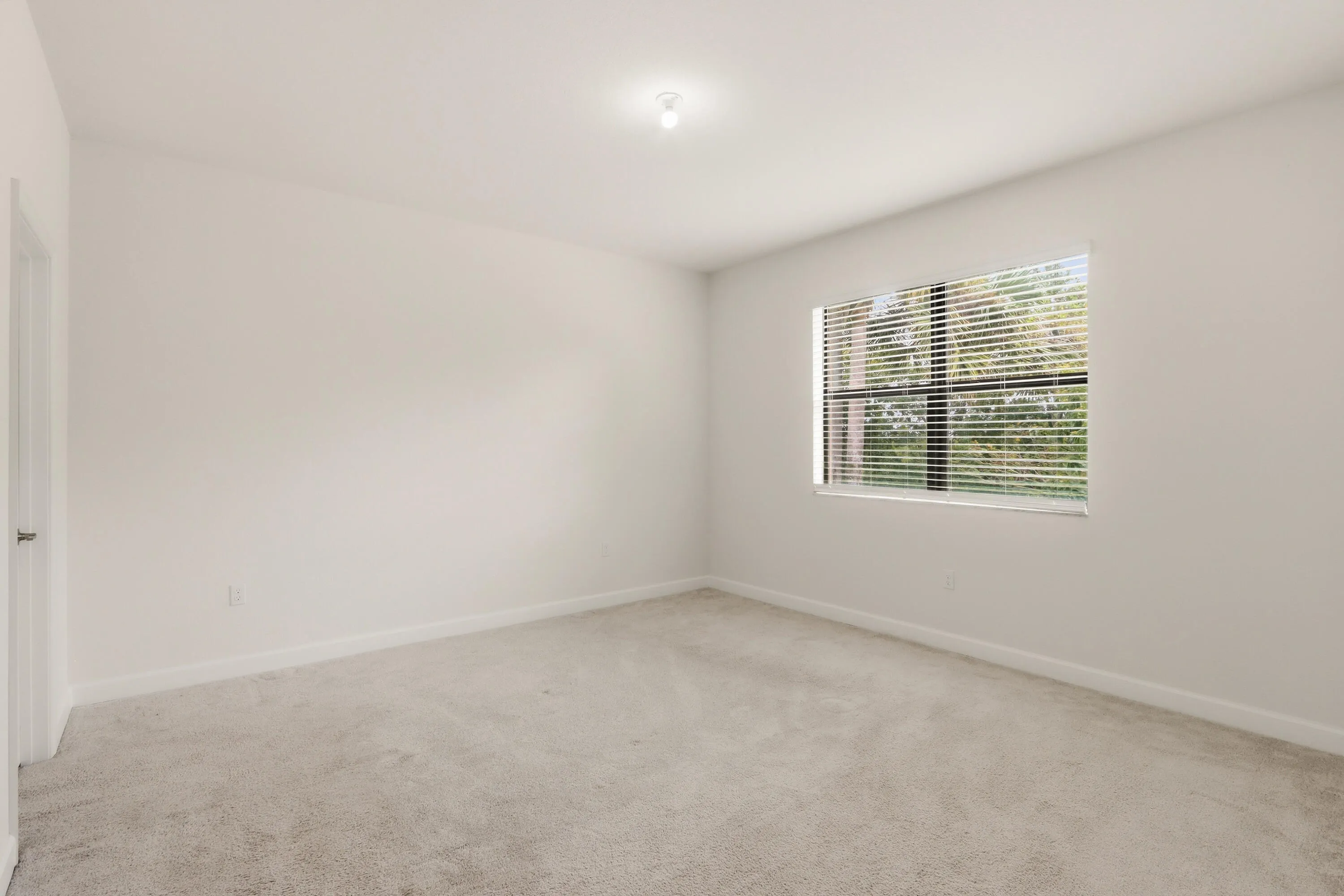 10021 W Villa Circle