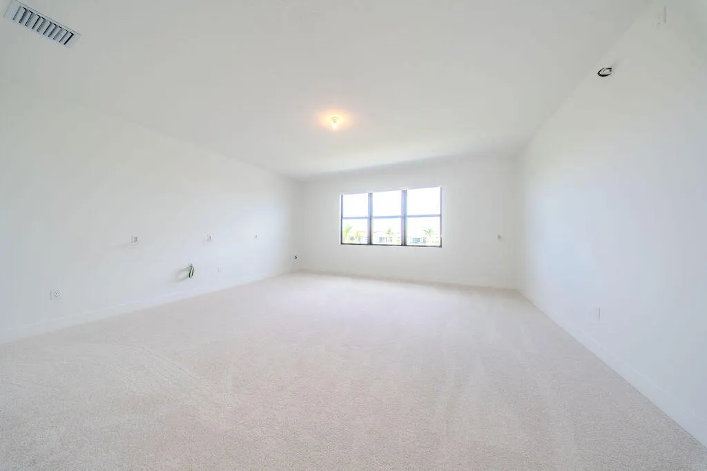 9515 ROYAL WOODS Manor