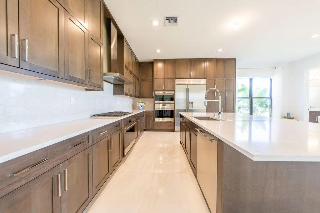 9515 ROYAL WOODS Manor