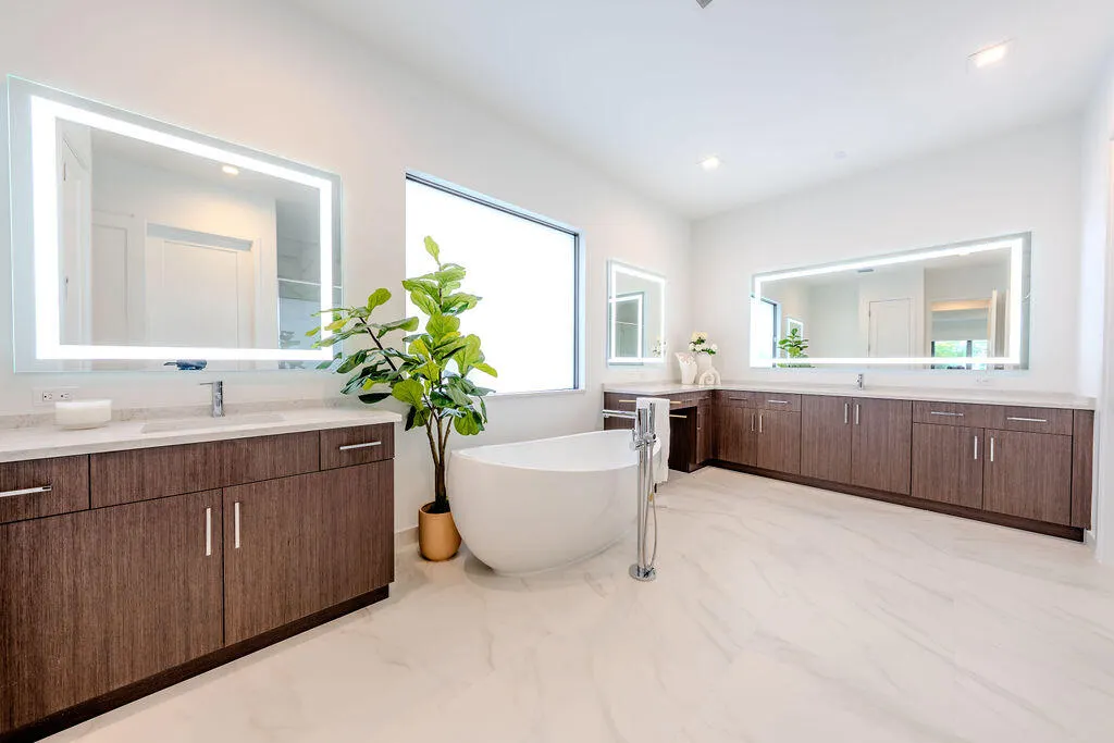 9515 ROYAL WOODS Manor