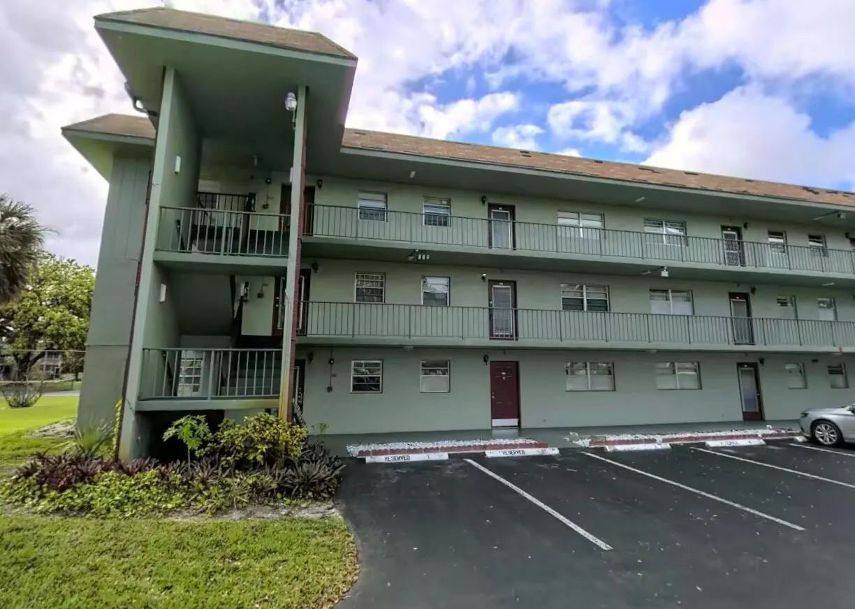 611 S STATE ROAD 7 #1B