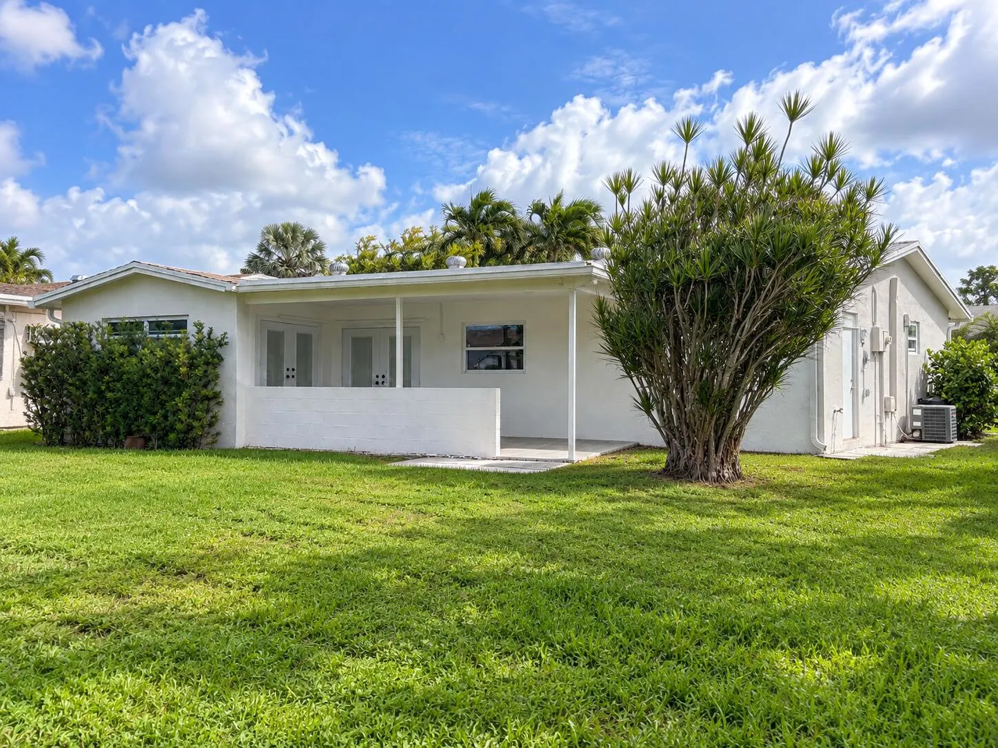 6985 NW 17TH Court