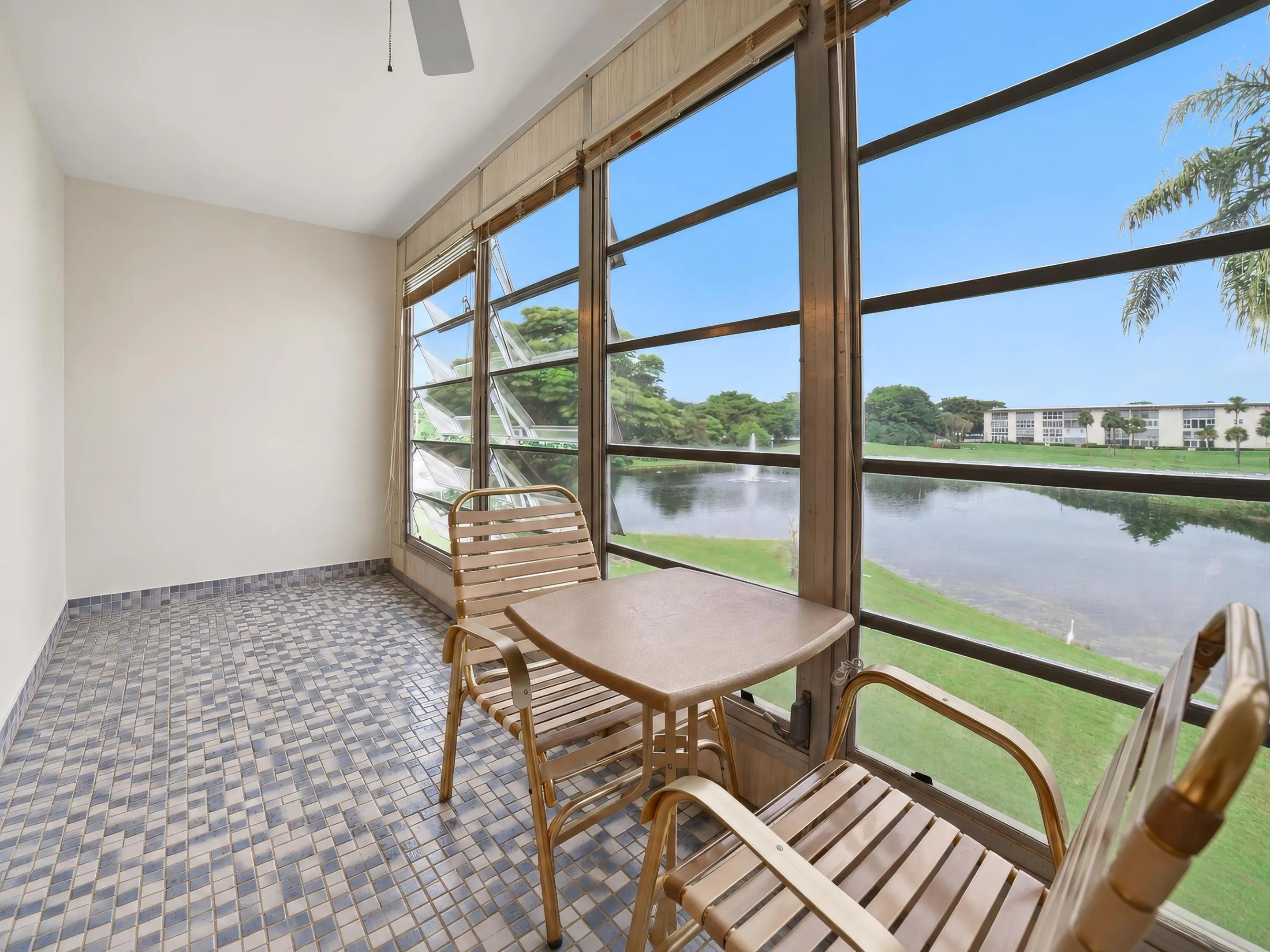 2905 Victoria Place #J3