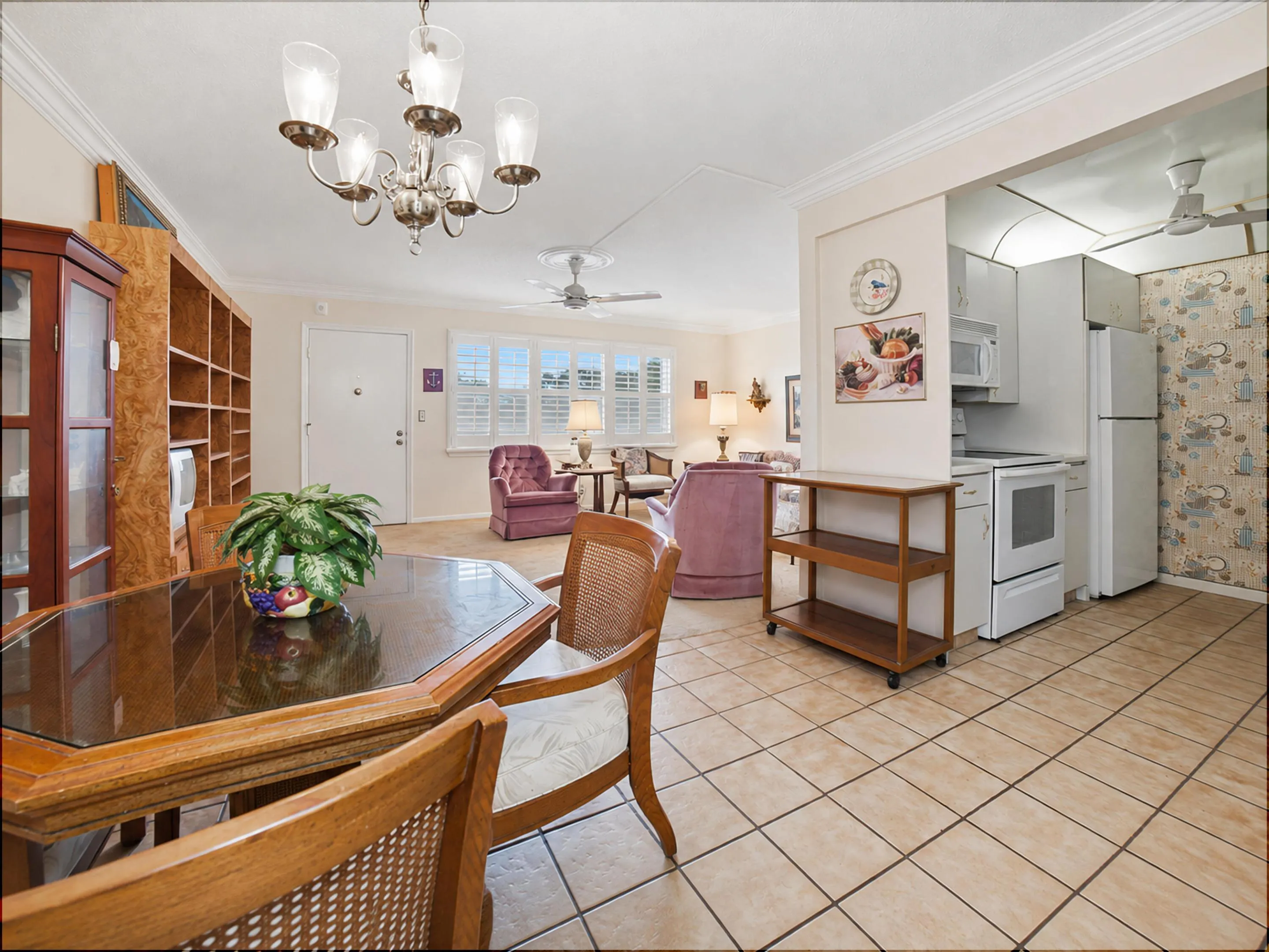 2905 Victoria Place #J3