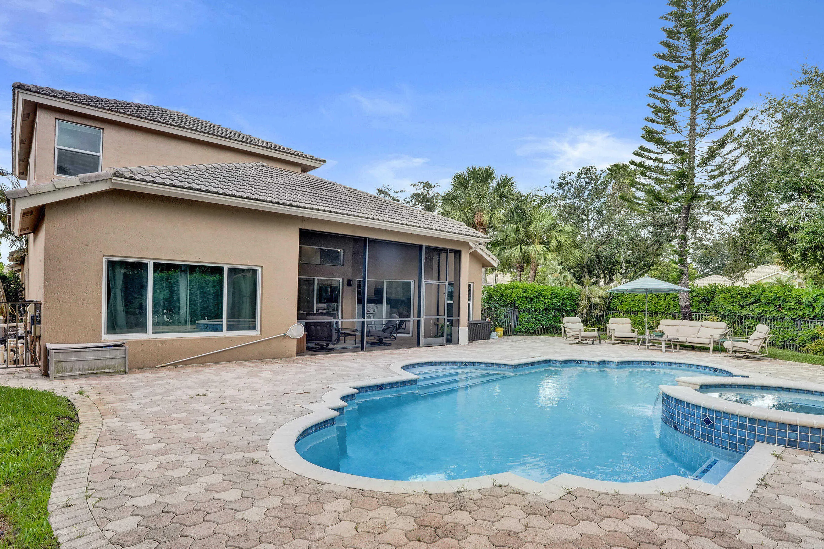 11329 NW 65TH Manor